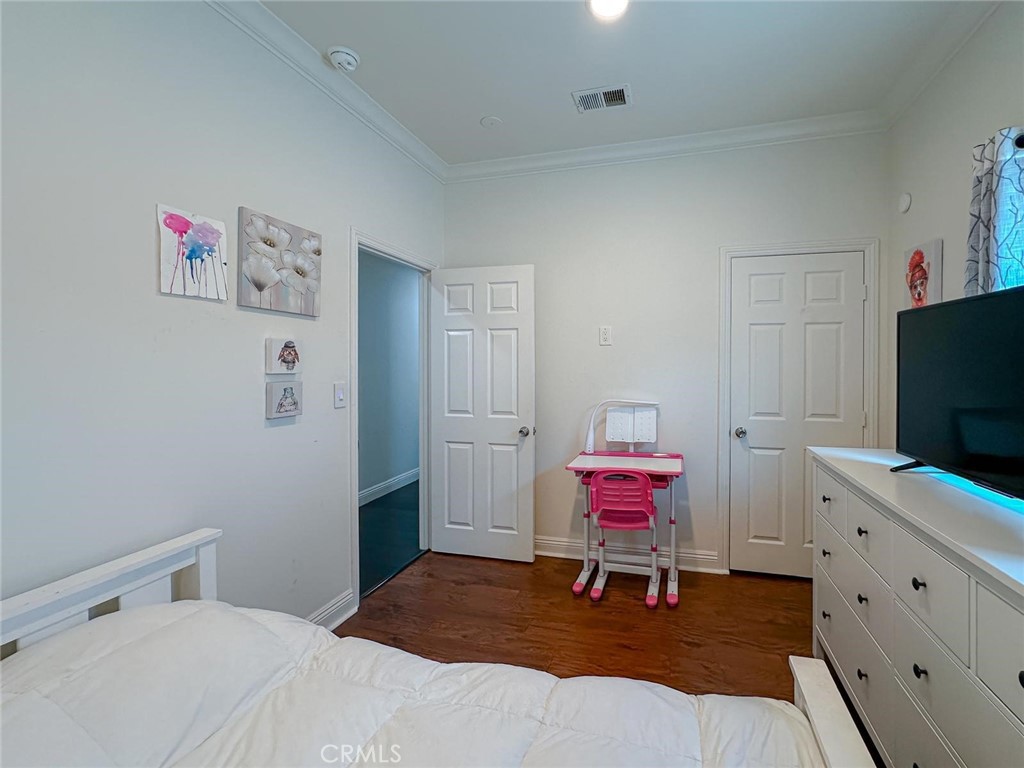 Los Angeles, California, 90043, United States, 3 Bedrooms Bedrooms, ,2 BathroomsBathrooms,Residential,For Sale,1981905