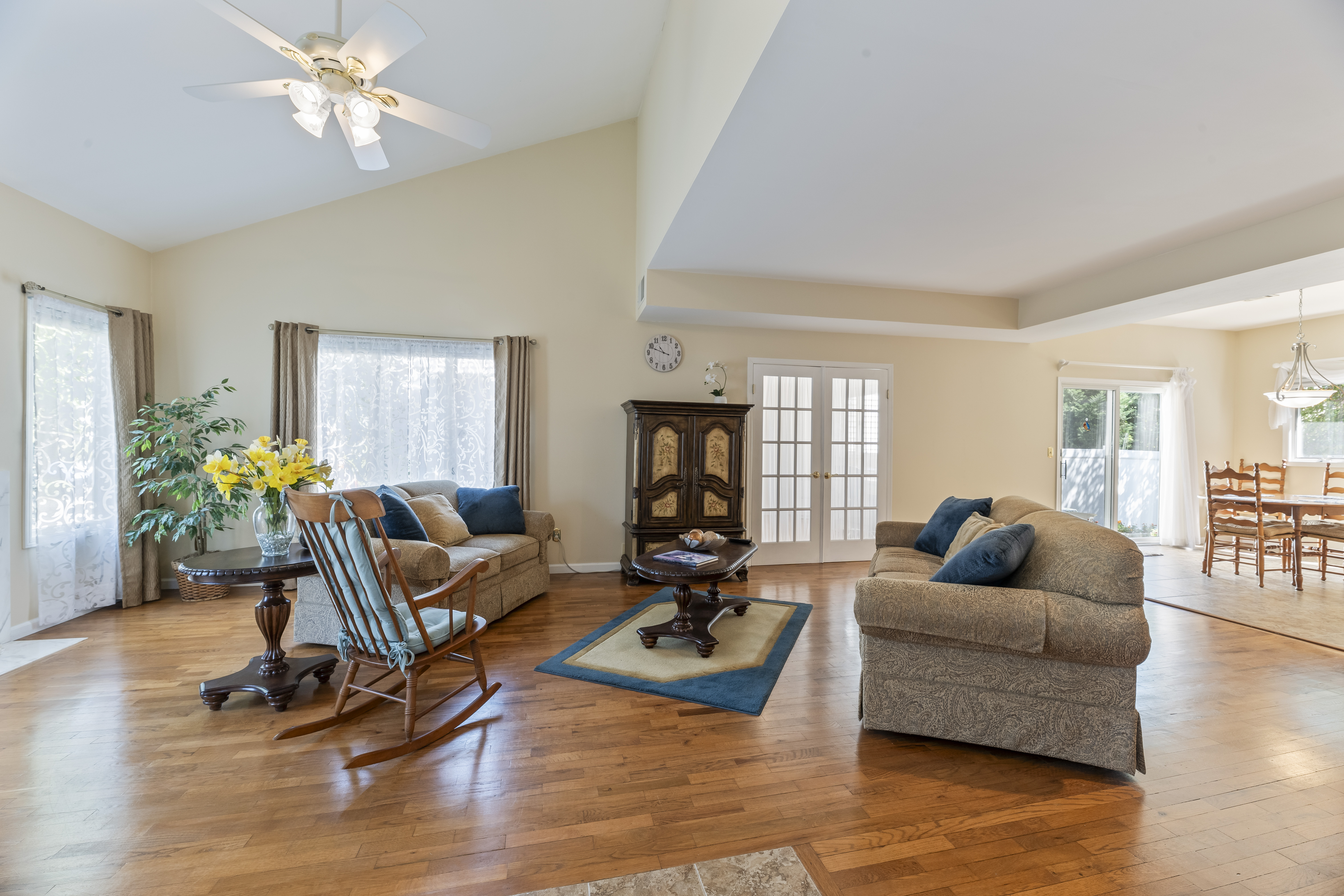 Keyport, New Jersey, 07735, United States, 2 Bedrooms Bedrooms, ,3 BathroomsBathrooms,Residential,For Sale,1914240