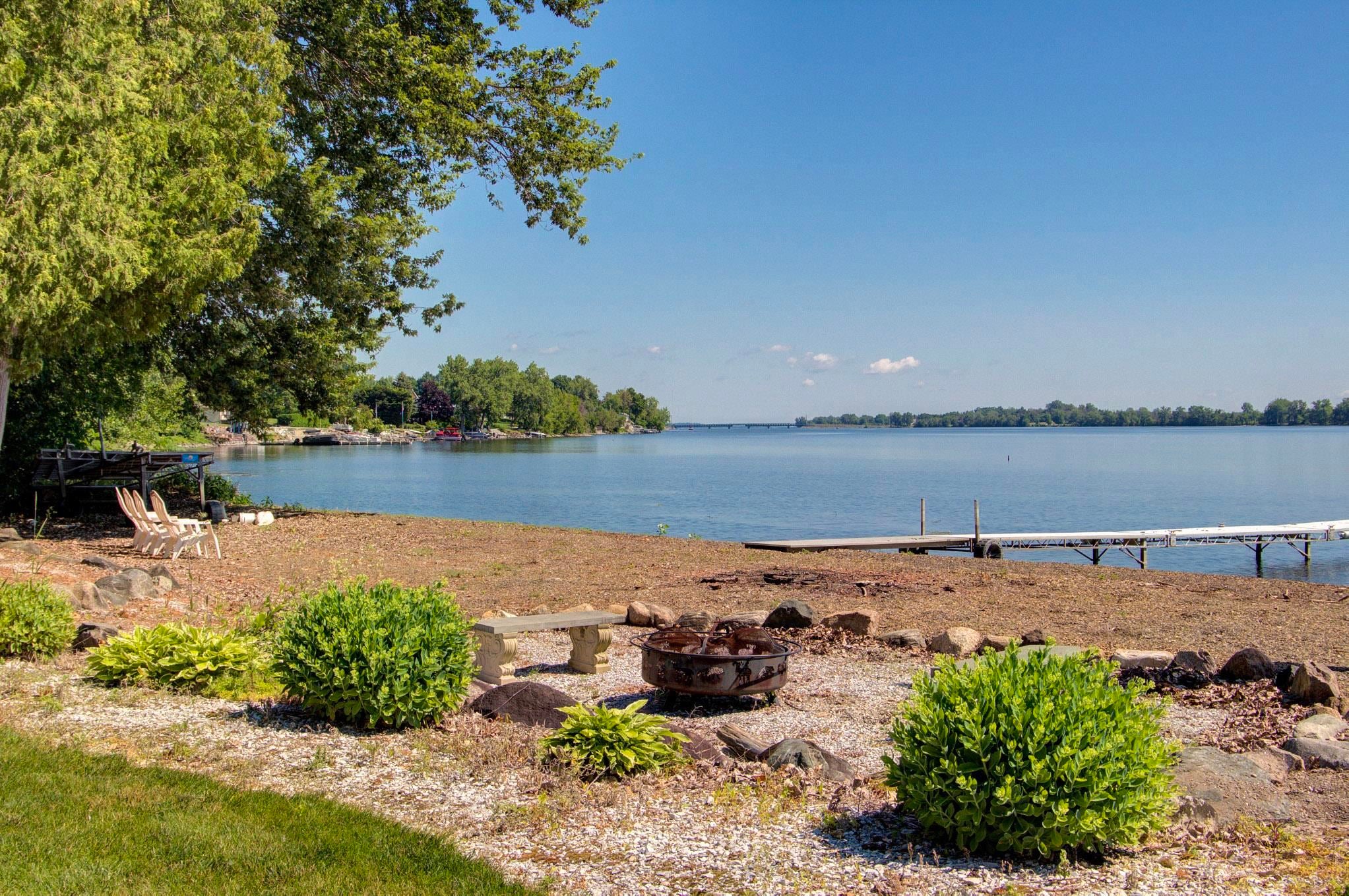 Alburgh, Vermont, 05440, United States, 5 Bedrooms Bedrooms, ,1 BathroomBathrooms,Residential,For Sale,1885348