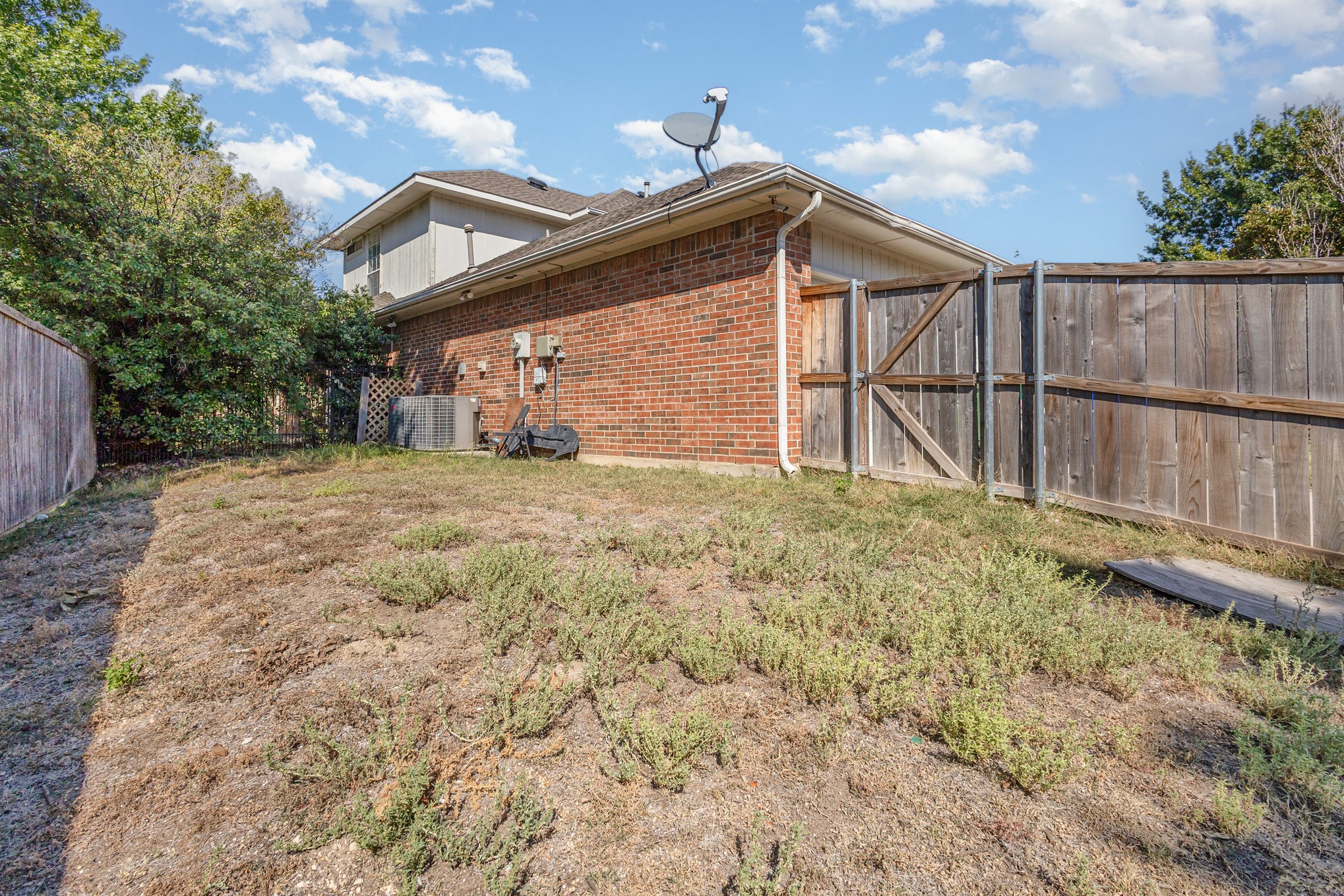 Carrollton, Texas, 75007, United States, 5 Bedrooms Bedrooms, ,3 BathroomsBathrooms,Residential,For Sale,1965546