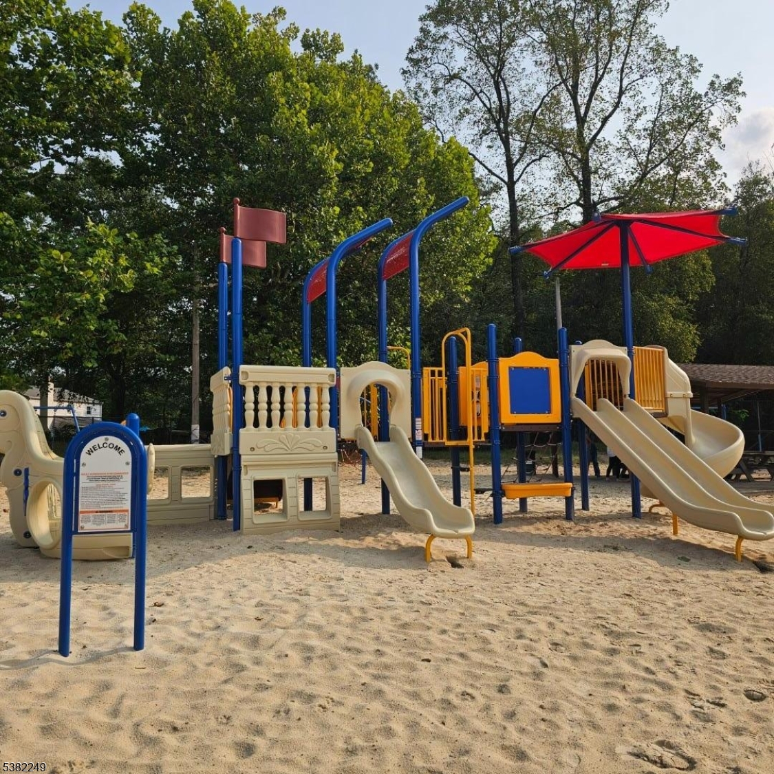 Rockaway Twp., New Jersey, 07866, United States, 3 Bedrooms Bedrooms, ,1 BathroomBathrooms,Residential,For Sale,1940622