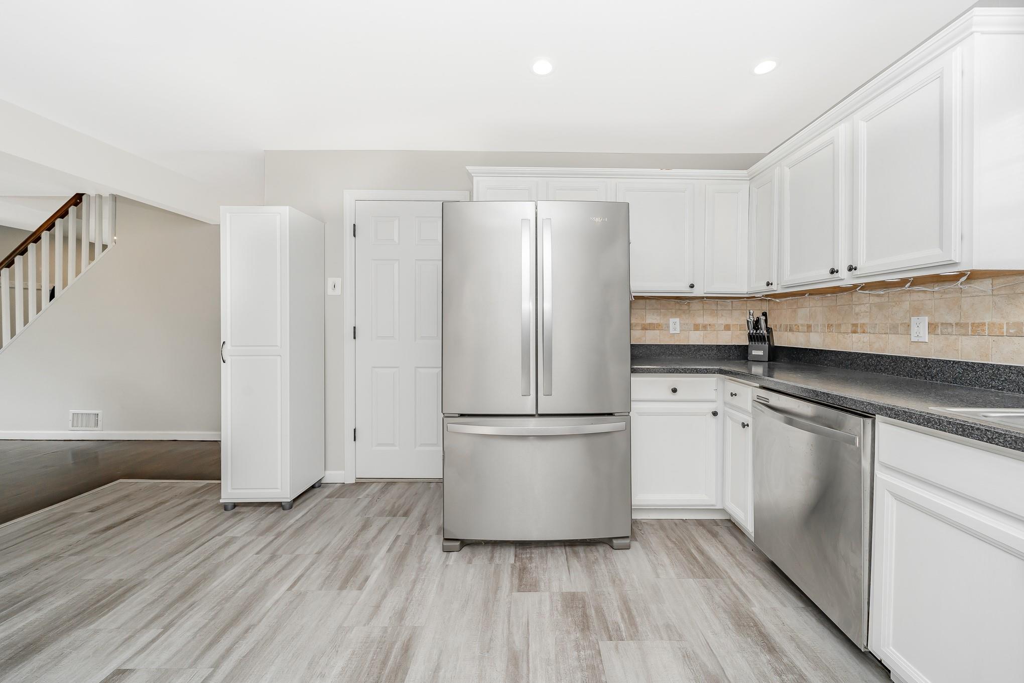 West Babylon, New York, 11704, United States, 3 Bedrooms Bedrooms, ,2 BathroomsBathrooms,Residential,For Sale,1887833