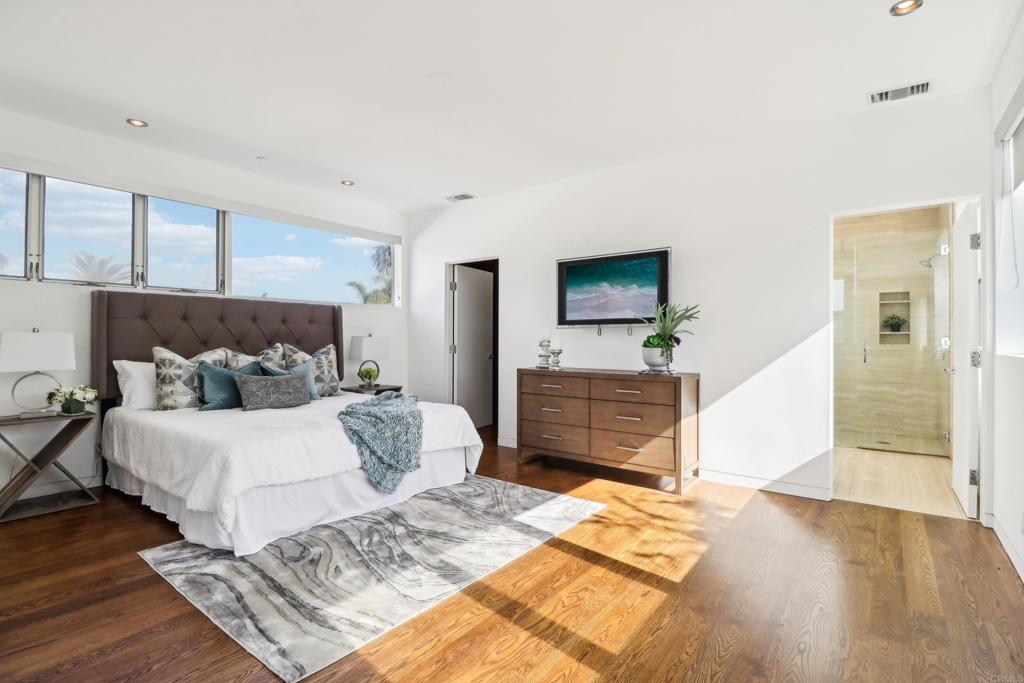 Venice, California, 90291, United States, 4 Bedrooms Bedrooms, ,4 BathroomsBathrooms,Residential,For Sale,1987305