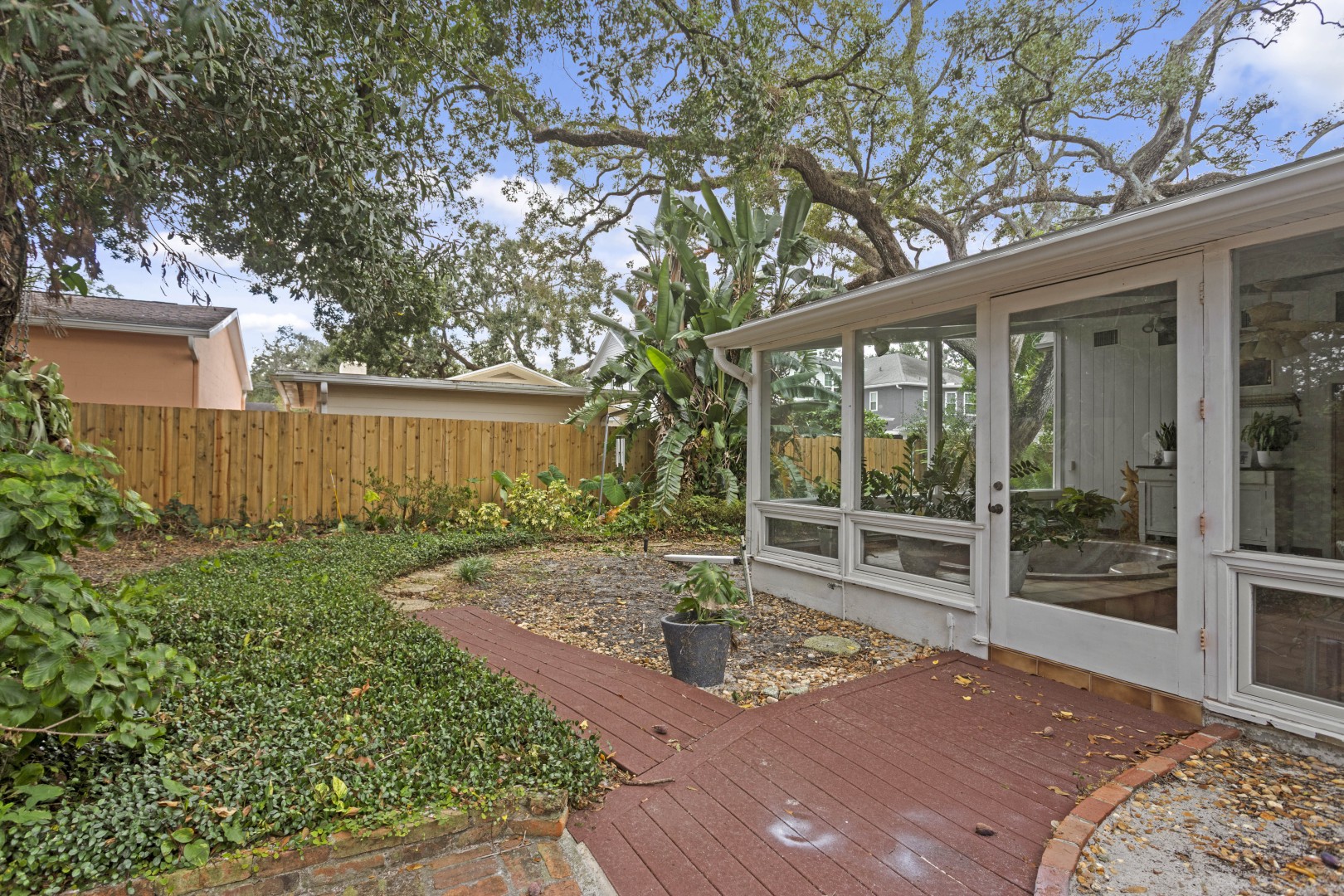 Tampa, Florida, 33629, United States, 4 Bedrooms Bedrooms, ,3 BathroomsBathrooms,Residential,For Sale,1987038