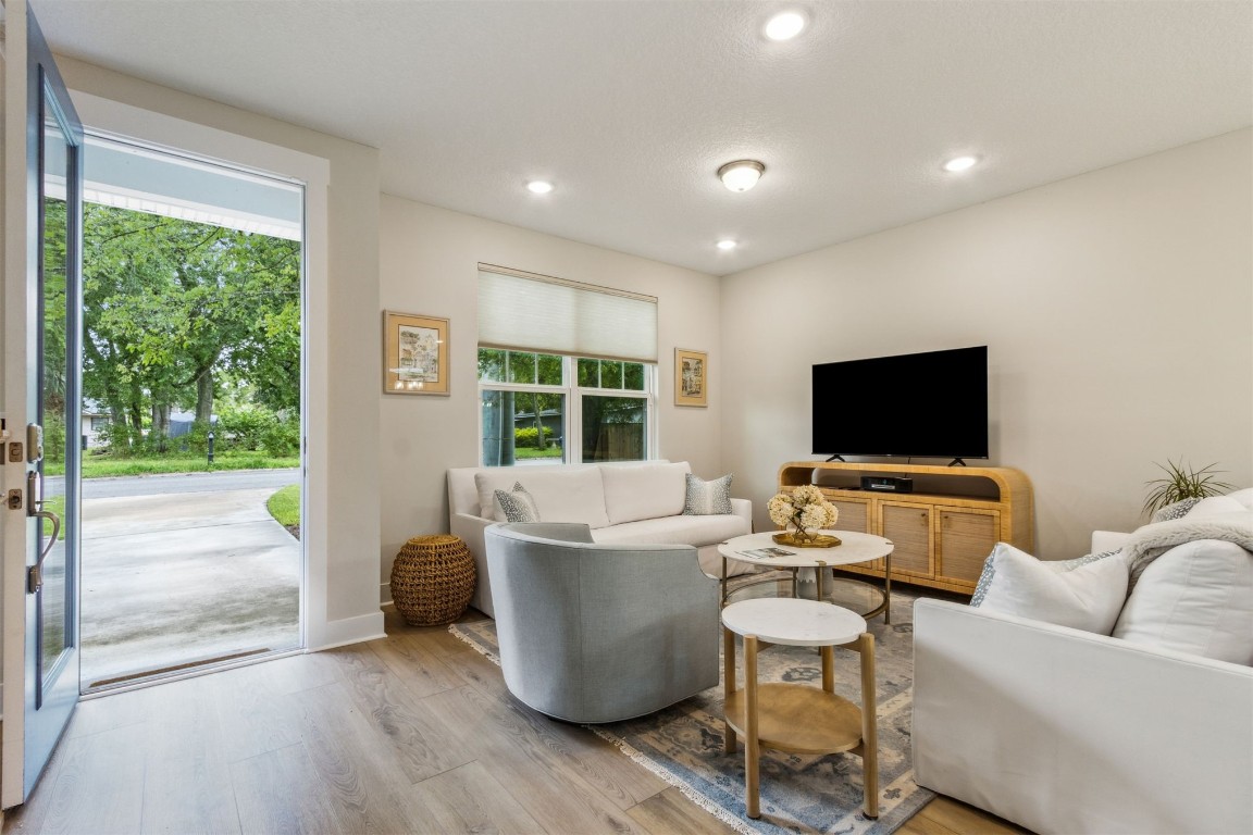 Fernandina Beach, Florida, 32034, United States, 2 Bedrooms Bedrooms, ,2 BathroomsBathrooms,Residential,For Sale,1979520