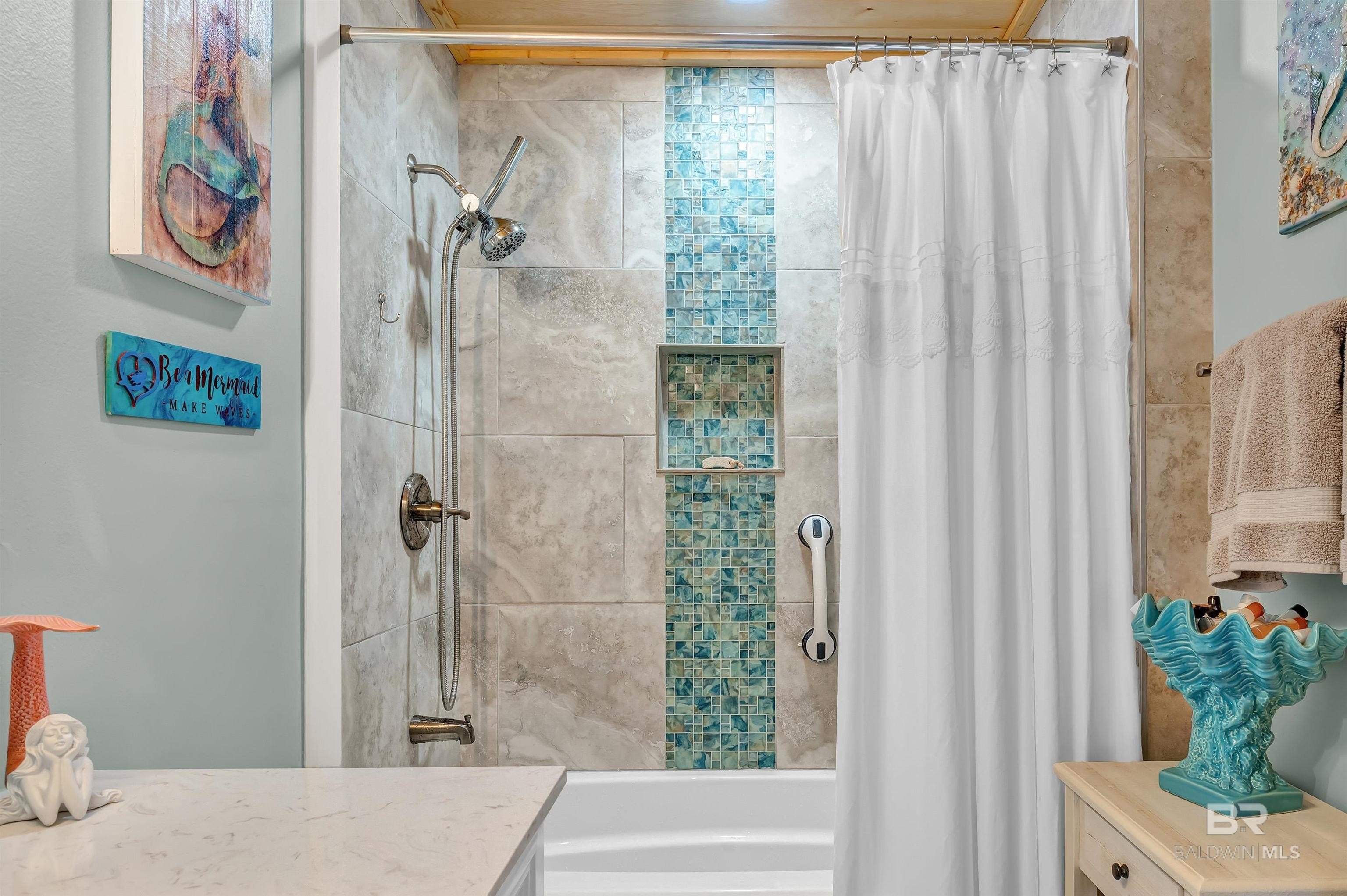 Gulf Shores, Alabama, 36542, United States, 4 Bedrooms Bedrooms, ,3 BathroomsBathrooms,Residential,For Sale,1979178