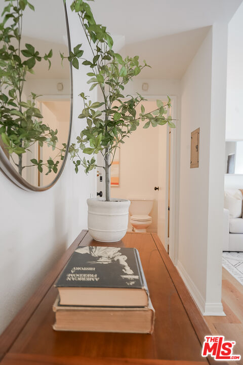 Los Angeles, California, 90025, United States, 2 Bedrooms Bedrooms, ,3 BathroomsBathrooms,Residential,For Sale,1940642