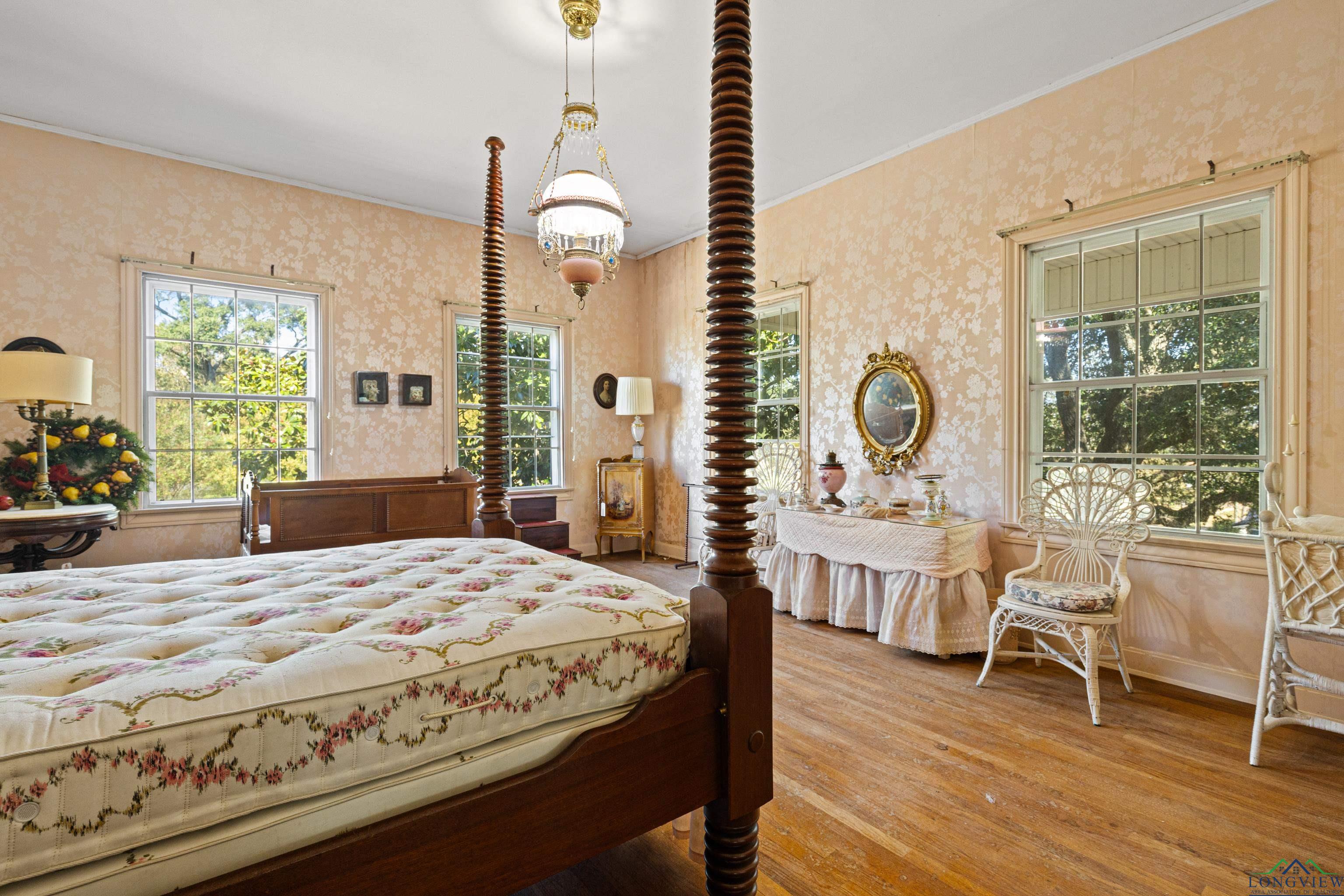 Jefferson, Texas, 75657, United States, 5 Bedrooms Bedrooms, ,5 BathroomsBathrooms,Residential,For Sale,1978271