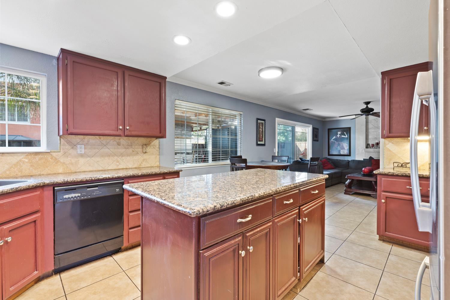 Tracy, California, 95376, United States, 5 Bedrooms Bedrooms, ,3 BathroomsBathrooms,Residential,For Sale,1931306