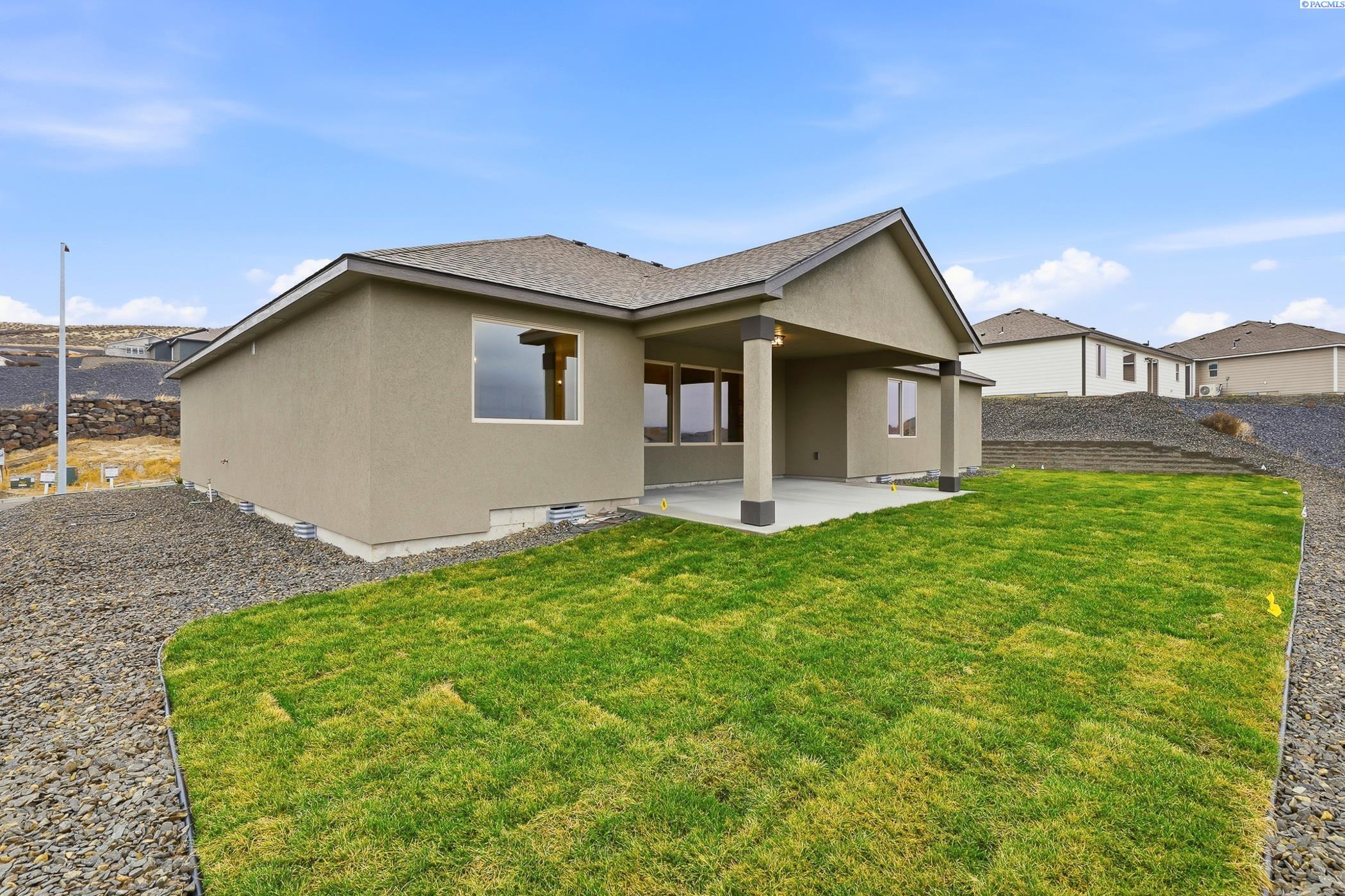 Kennewick, Washington, 99338, United States, 3 Bedrooms Bedrooms, ,2 BathroomsBathrooms,Residential,For Sale,2000655