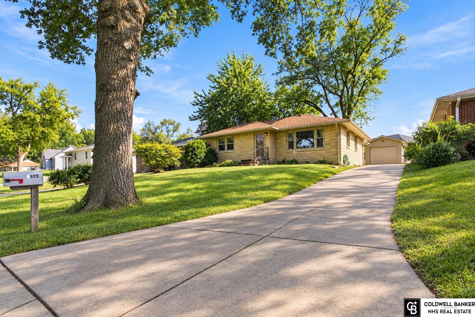 J St, Lincoln, NE 68510