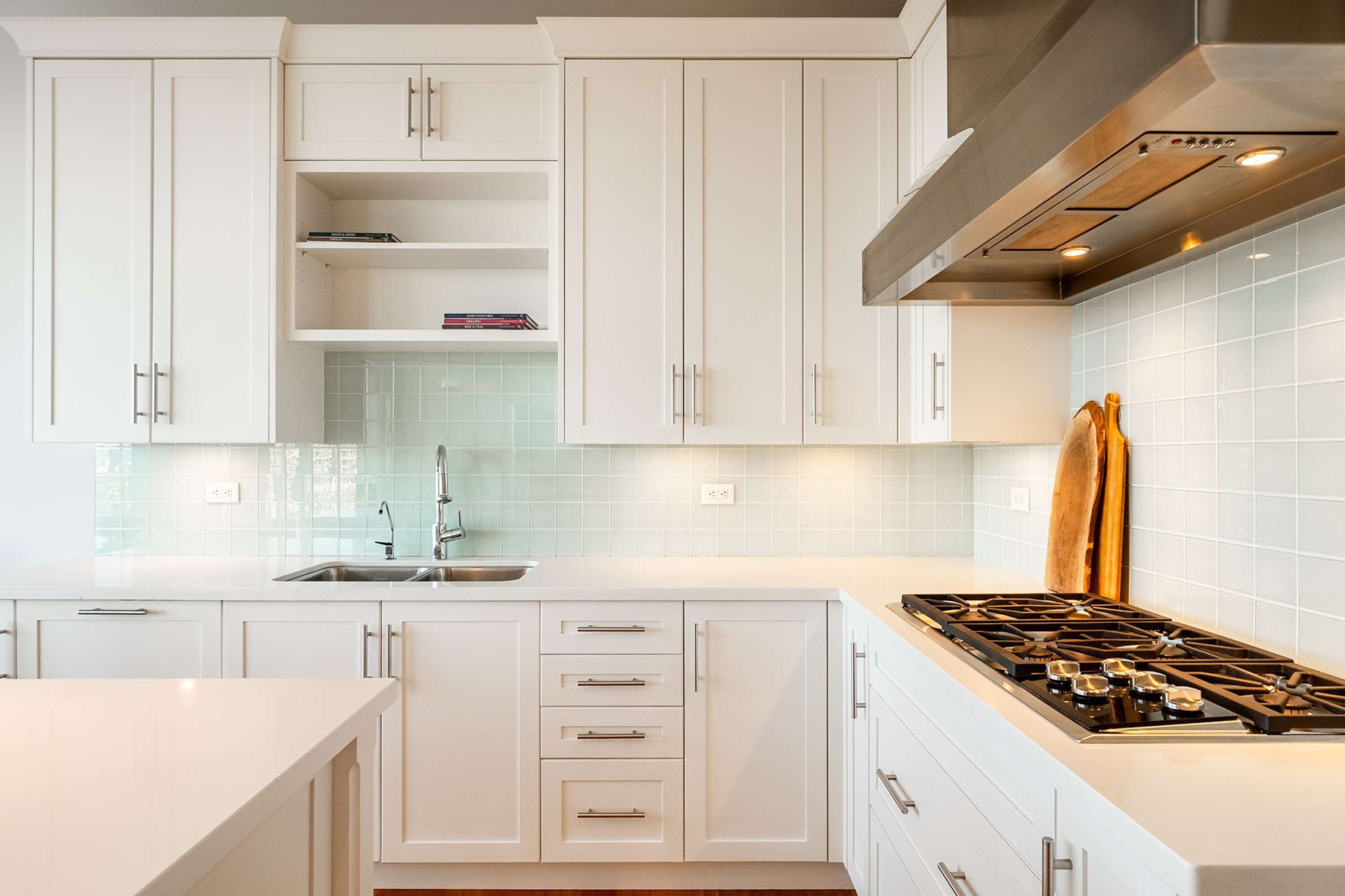  Fully Furnished Two Bedroom - 物件實景