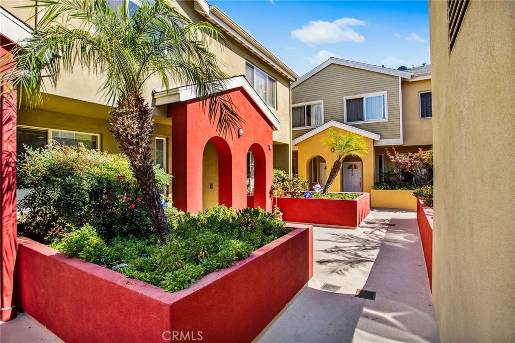 Long Beach, California, 90813, United States, 2 Bedrooms Bedrooms, ,2 BathroomsBathrooms,Residential,For Sale,1905723