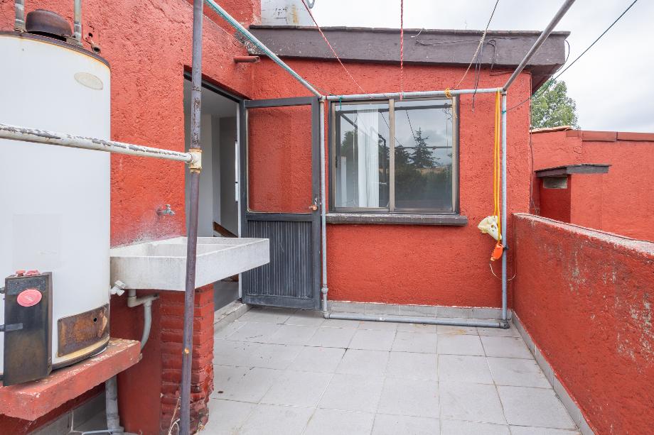 Álvaro Obregón, Ciudad de México, 01700, Mexico, 4 Bedrooms Bedrooms, ,3 BathroomsBathrooms,Residential,For Sale,1729158