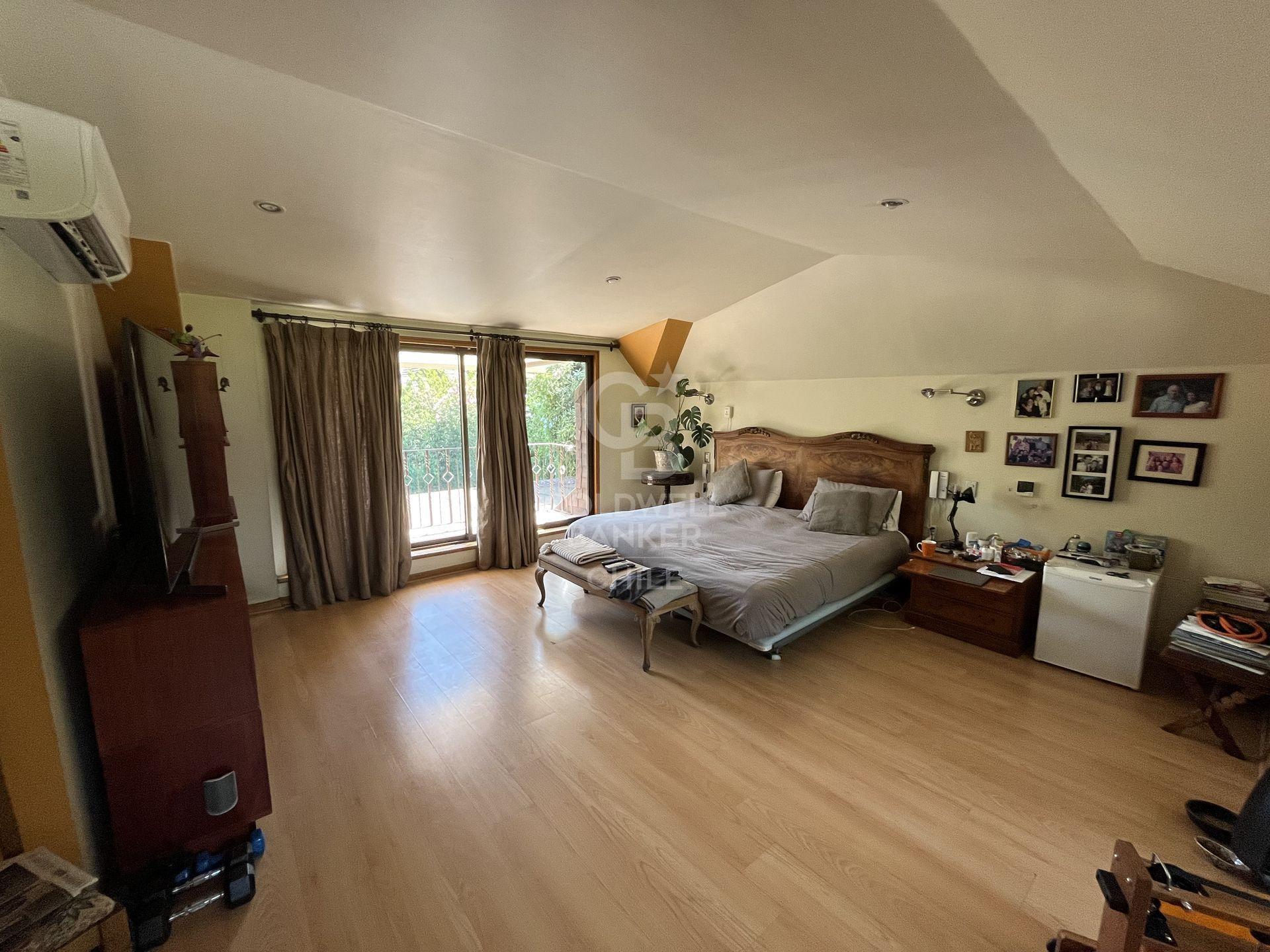 Las Condes, Chile, 4 Bedrooms Bedrooms, ,6 BathroomsBathrooms,Residential,For Sale,1694457