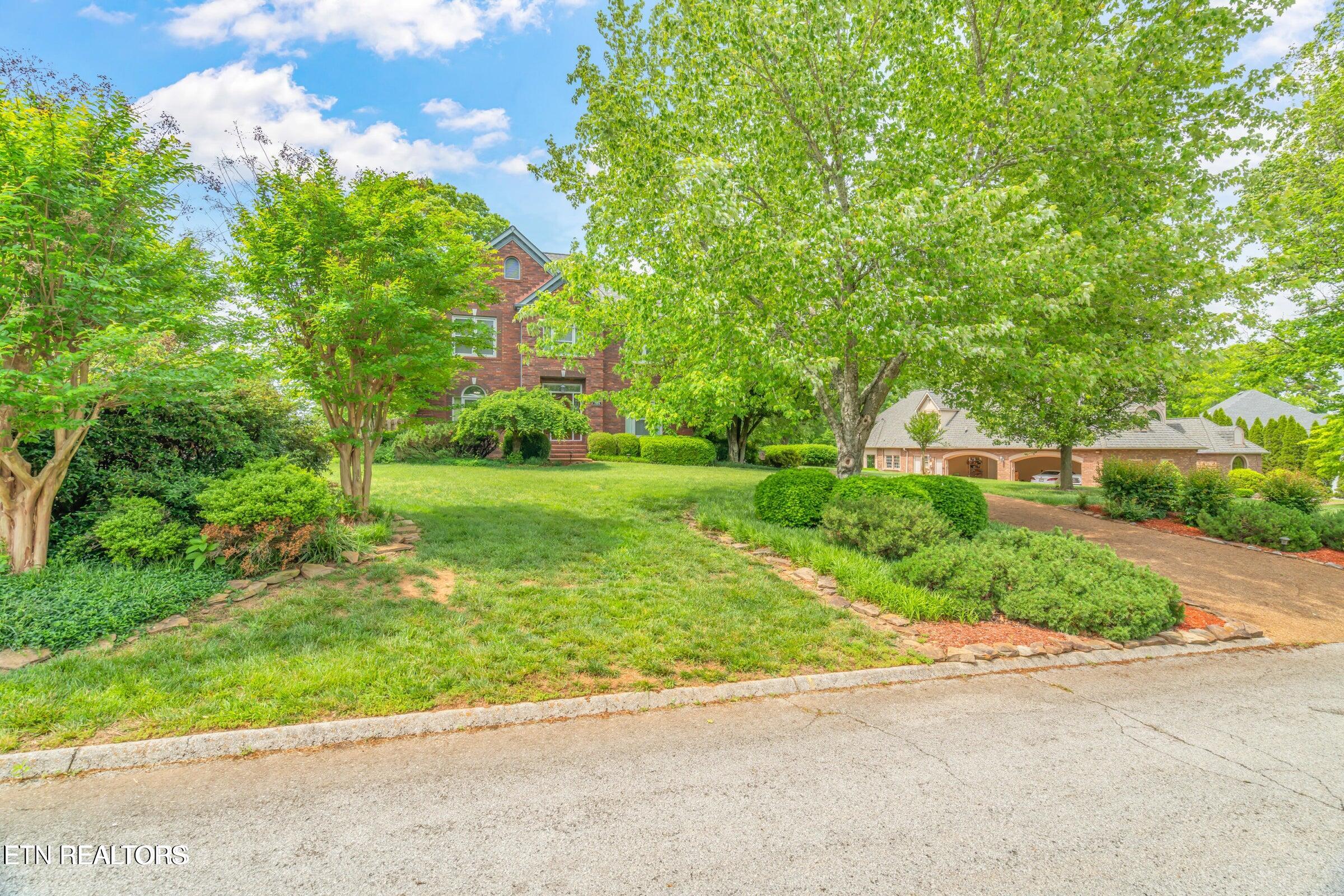 Kingston, Tennessee, 37763, United States, 3 Bedrooms Bedrooms, ,3 BathroomsBathrooms,Residential,For Sale,1897842