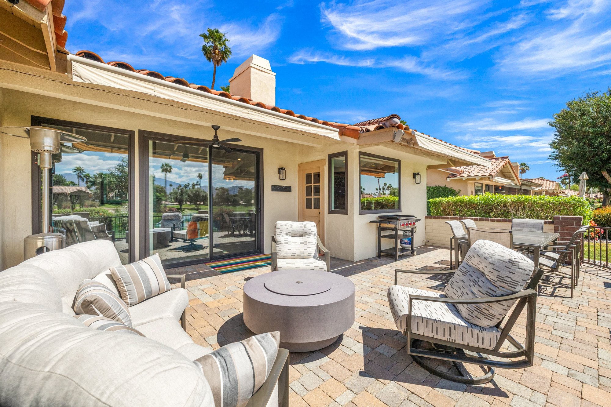  Luxury Remodel with Panoramic Views - 物件實景