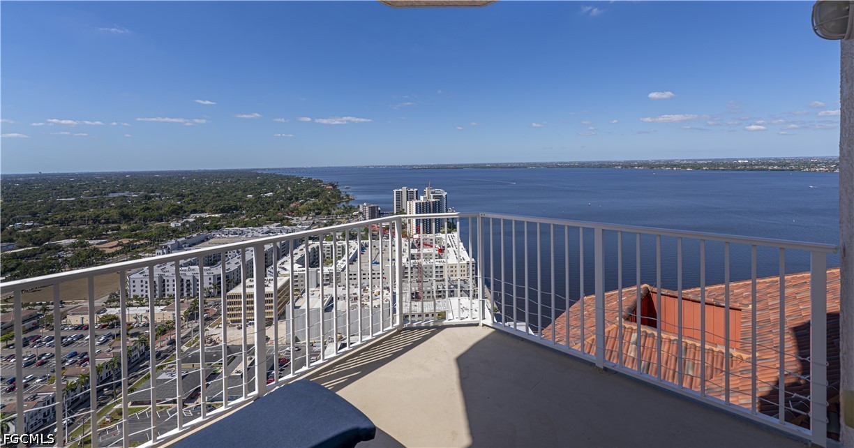 Fort Myers, Florida, 33901, United States, 3 Bedrooms Bedrooms, ,2 BathroomsBathrooms,Residential,For Sale,2037285