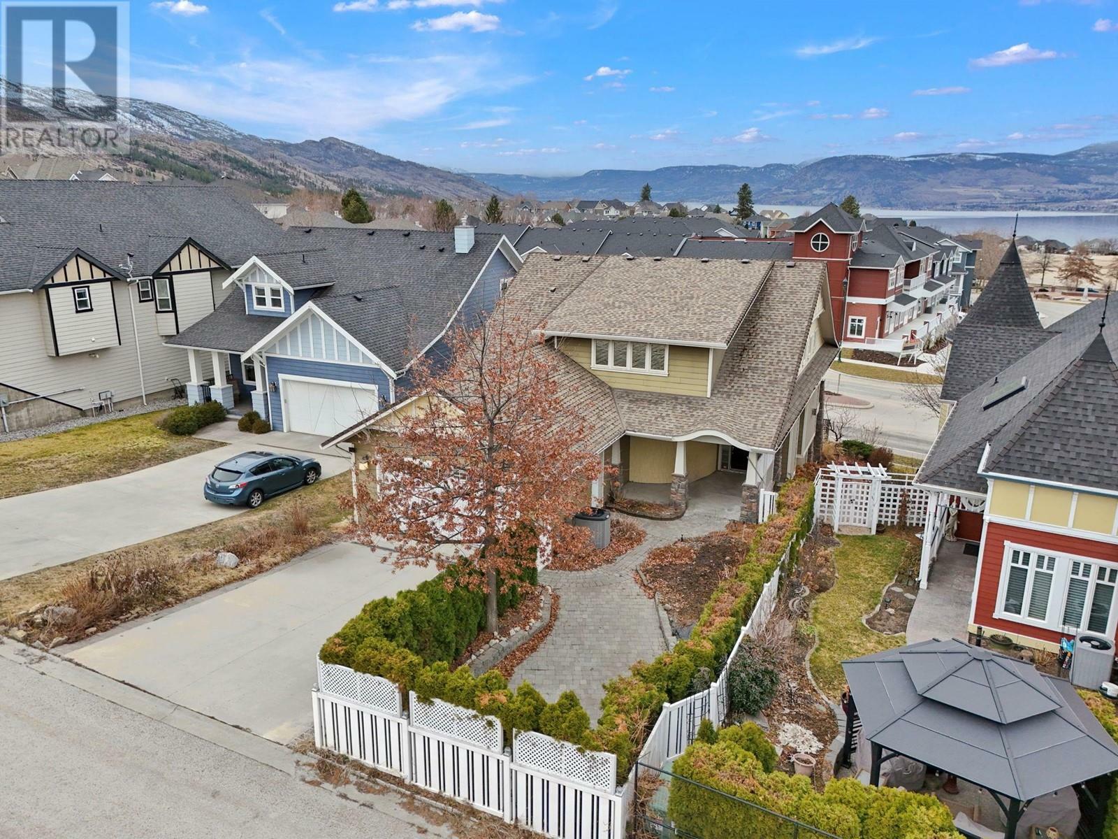KELOWNA, British Columbia, V1W 4L5, CA, 4 Bedrooms Bedrooms, ,3 BathroomsBathrooms,Residential,For Sale,1837139