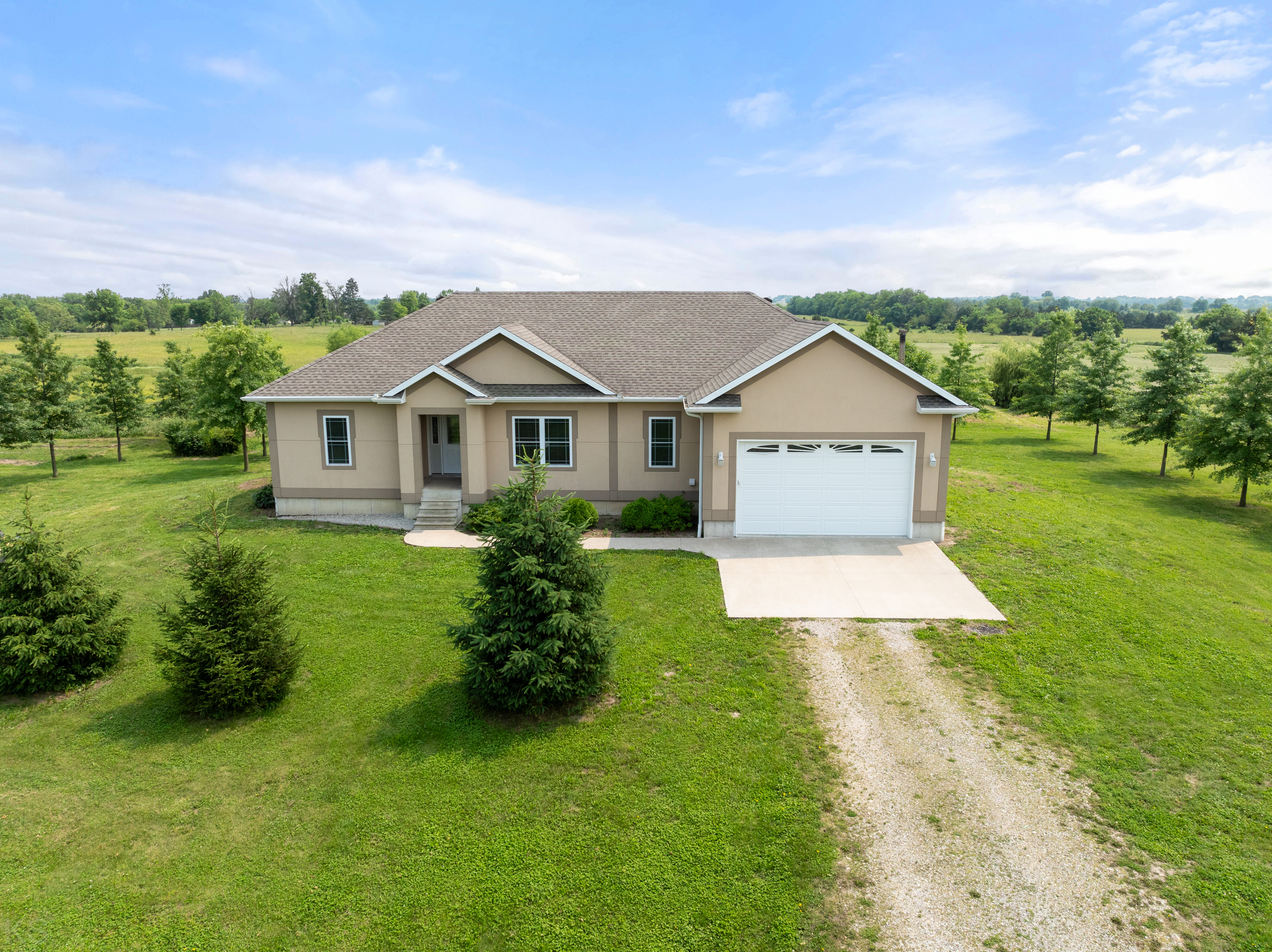 Smithton, Missouri, 65350, United States, 3 Bedrooms Bedrooms, ,2 BathroomsBathrooms,Residential,For Sale,1846874