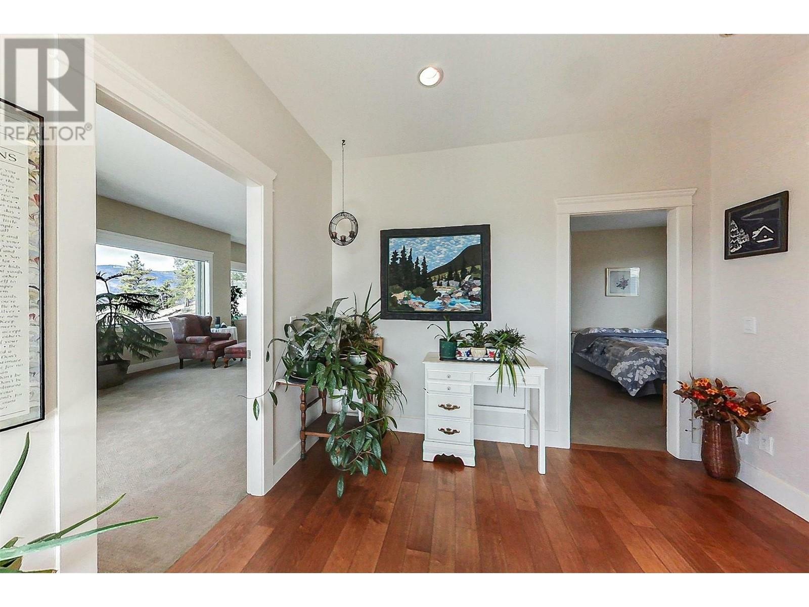 KELOWNA, British Columbia, V1V 2R1, CA, 4 Bedrooms Bedrooms, ,3 BathroomsBathrooms,Residential,For Sale,1839022