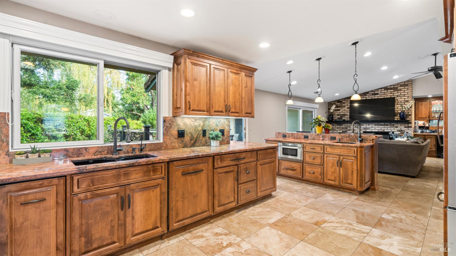 Vacaville, California, 95688, United States, 4 Bedrooms Bedrooms, ,2 BathroomsBathrooms,Residential,For Sale,1857826