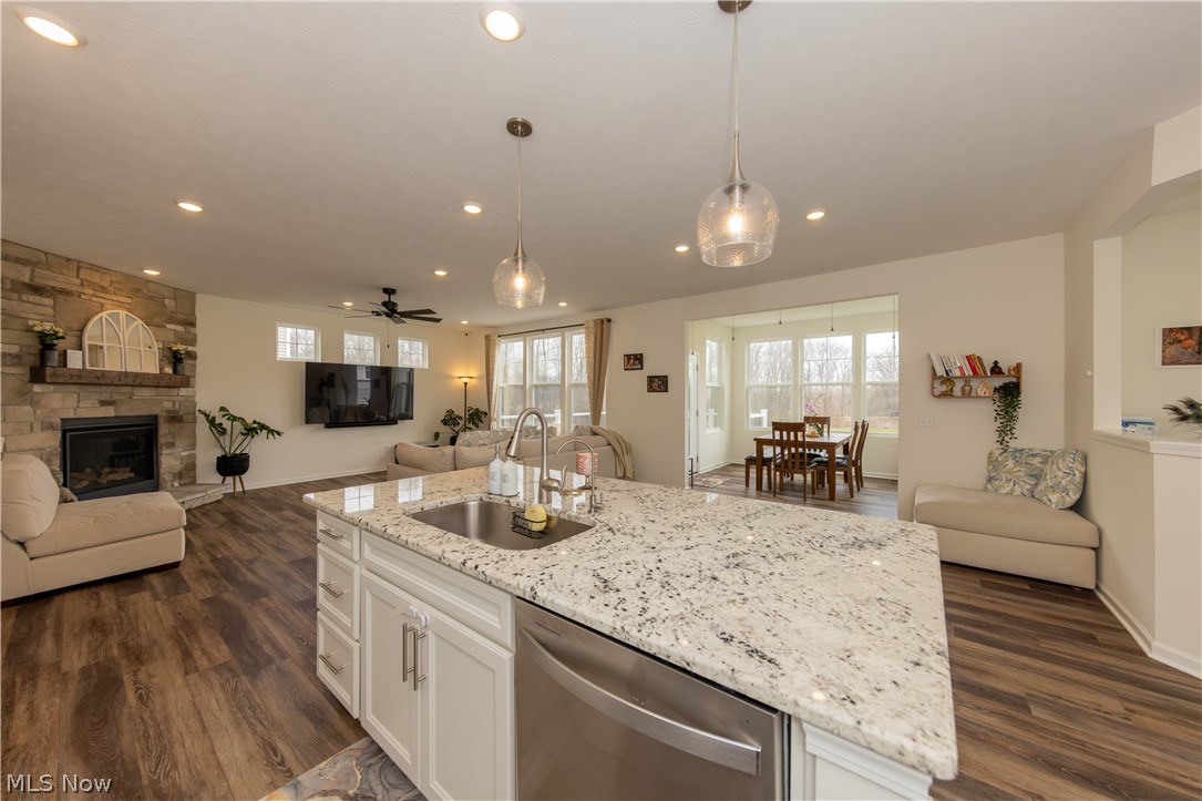 Aurora, Ohio, 44202, United States, 3 Bedrooms Bedrooms, ,3 BathroomsBathrooms,Residential,For Sale,2030773