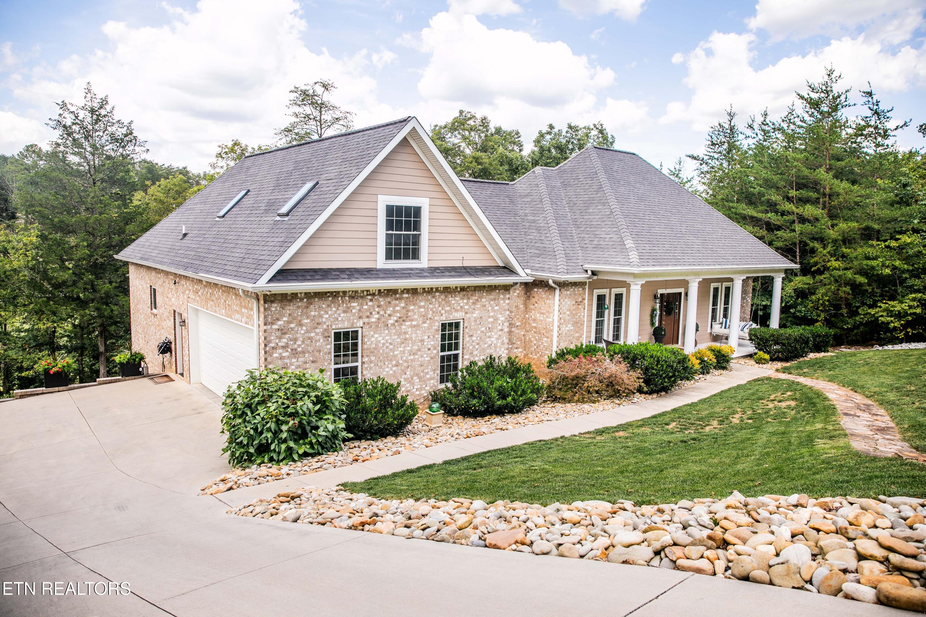 Tazewell, Tennessee, 37879, United States, 3 Bedrooms Bedrooms, ,3 BathroomsBathrooms,Residential,For Sale,1932479