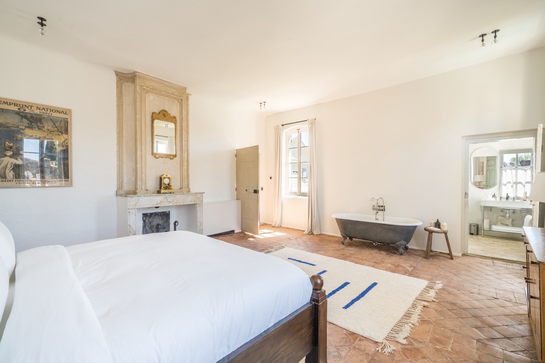  Fully renovated private mansion of over 1,100 sqm with garden, swimming pool an… - 物件實景
