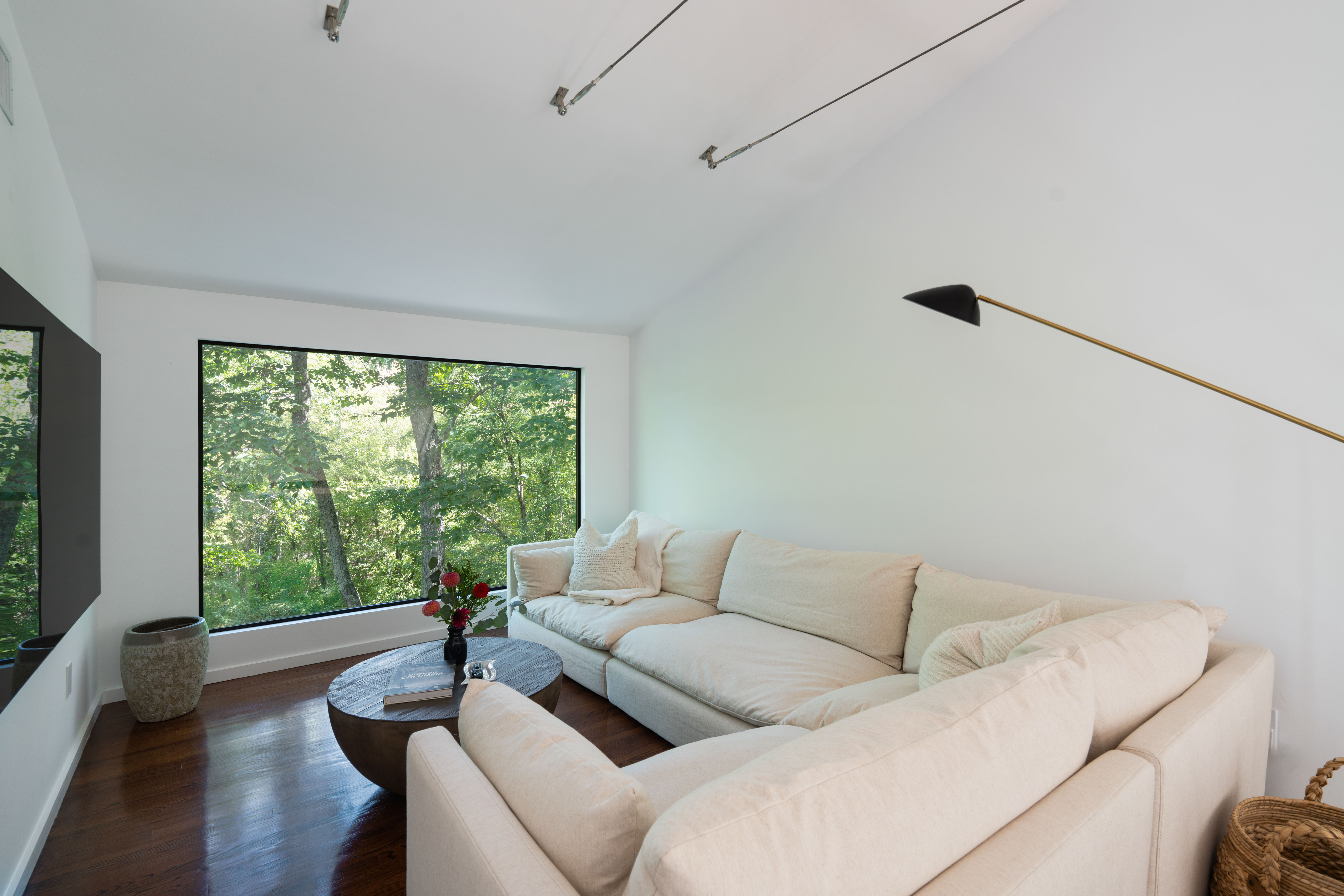  Sunlit Architectural Modern Home - 物件實景