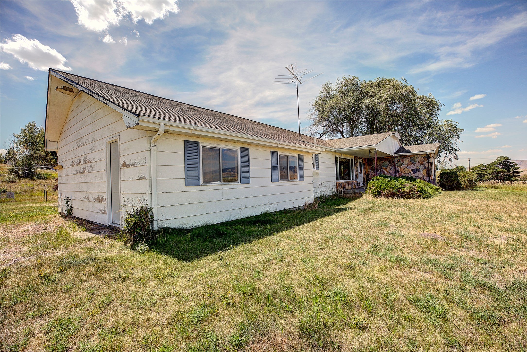 Polson, Montana, 59860, United States, 3 Bedrooms Bedrooms, ,2 BathroomsBathrooms,Residential,For Sale,1827901