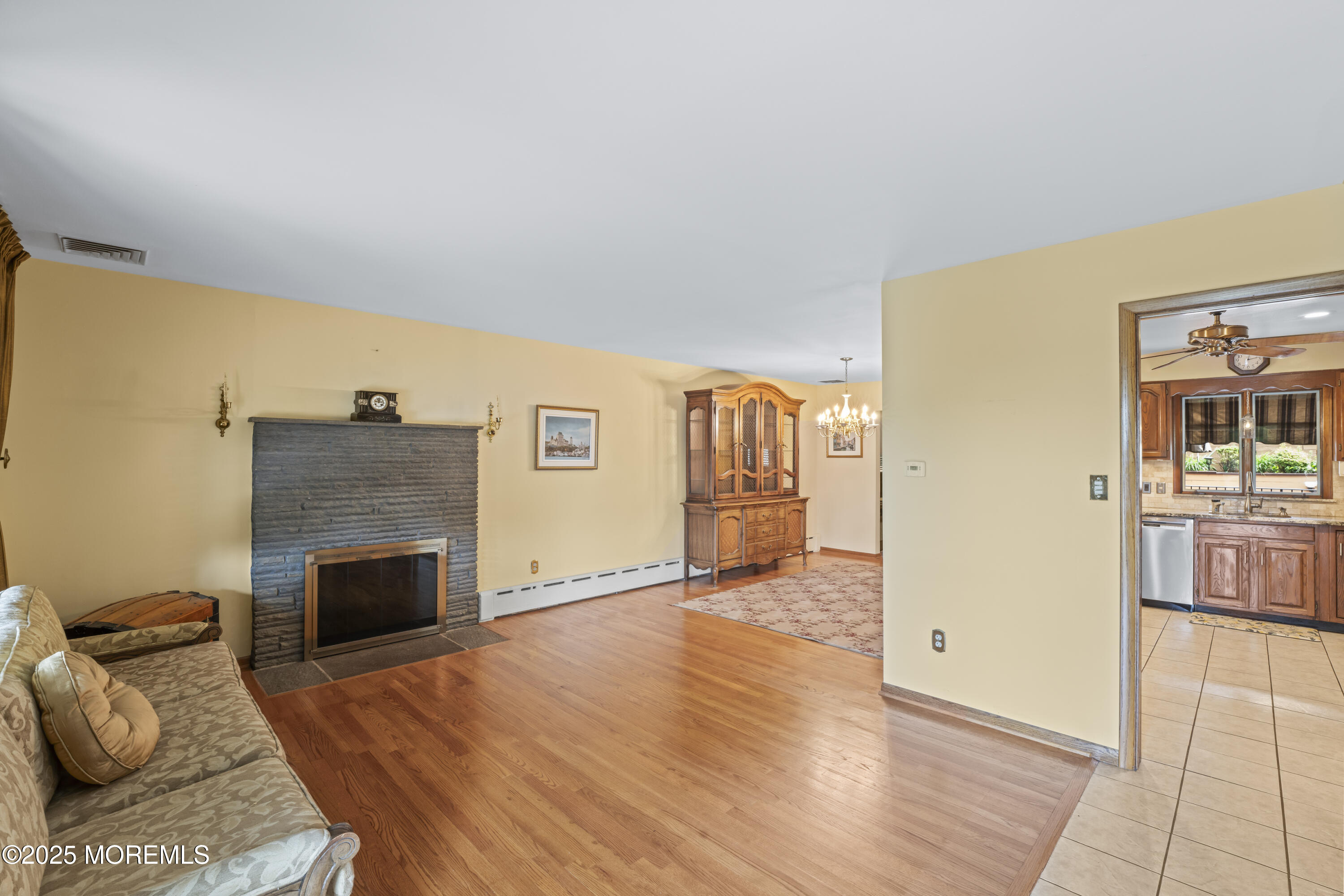 West Caldwell, New Jersey, 07006, United States, 3 Bedrooms Bedrooms, ,3 BathroomsBathrooms,Residential,For Sale,1916305