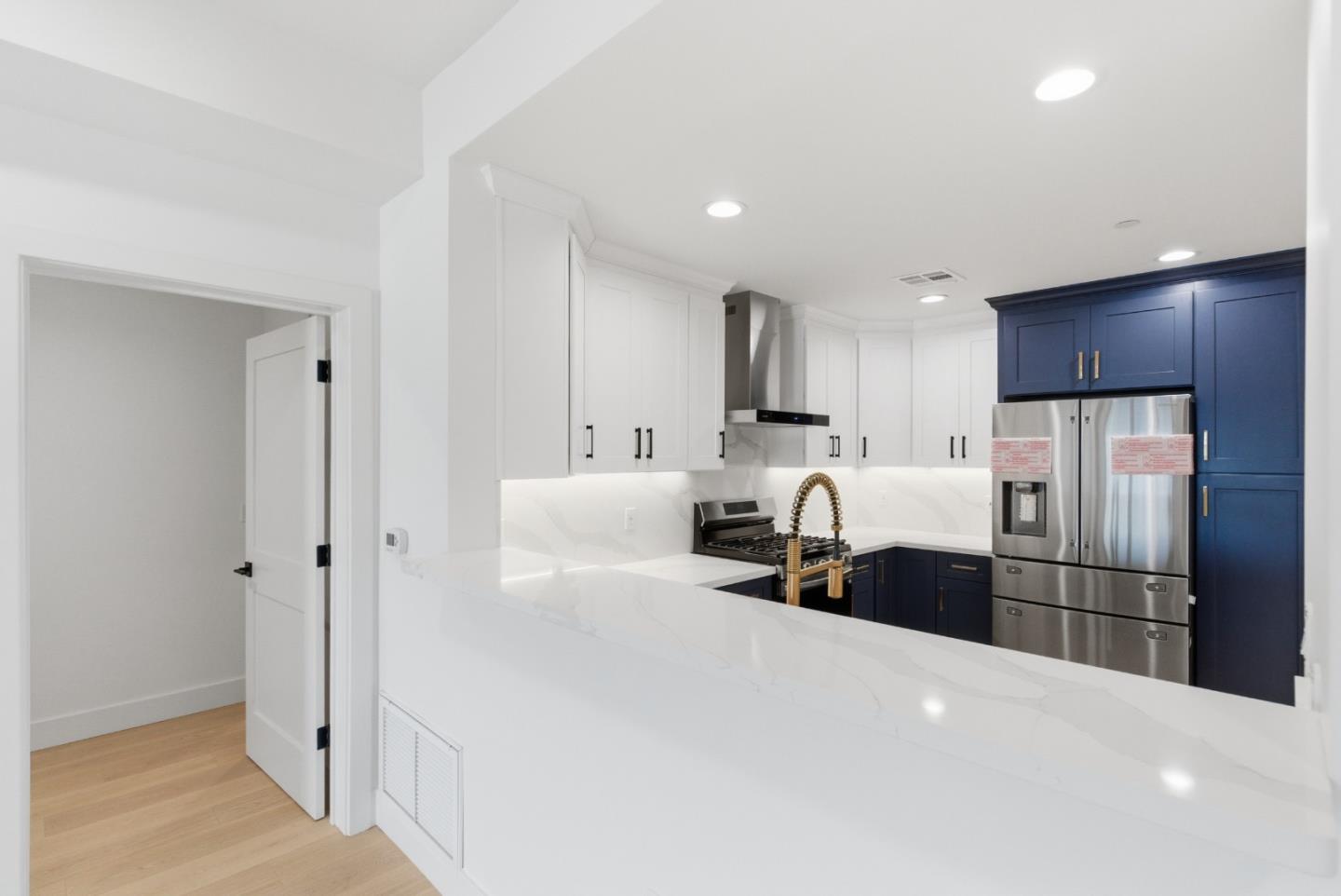 San Carlos, California, 94070, United States, 2 Bedrooms Bedrooms, ,3 BathroomsBathrooms,Residential,For Sale,2002922