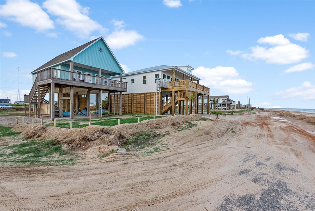 Gilchrist, Texas, 77617, United States, 3 Bedrooms Bedrooms, ,3 BathroomsBathrooms,Residential,For Sale,1978156