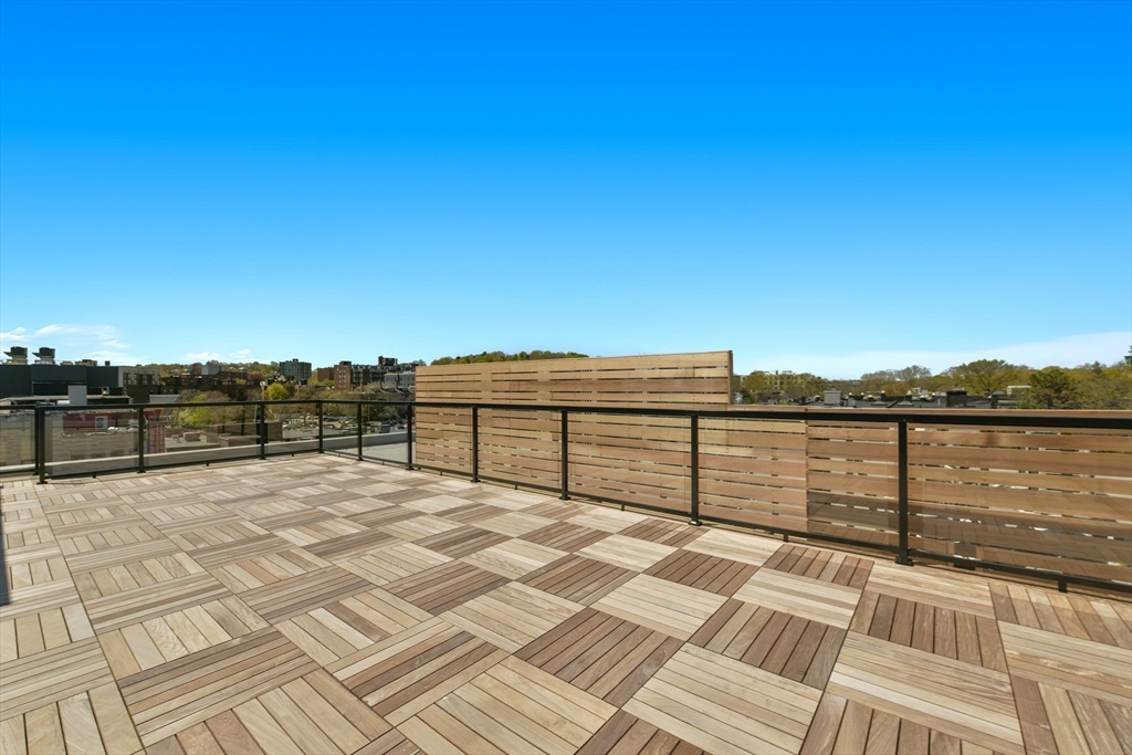 Brookline, Massachusetts, 02446, United States, 3 Bedrooms Bedrooms, ,4 BathroomsBathrooms,Residential,For Sale,1975462