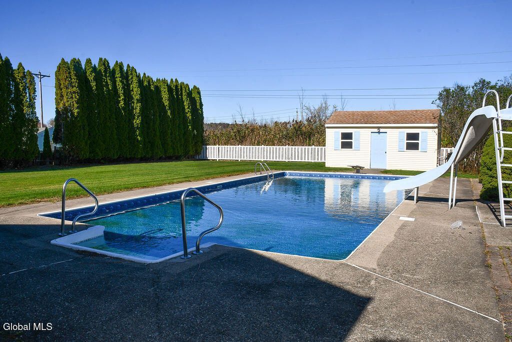 Colonie, New York, 12047, United States, 4 Bedrooms Bedrooms, ,3 BathroomsBathrooms,Residential,For Sale,1991402