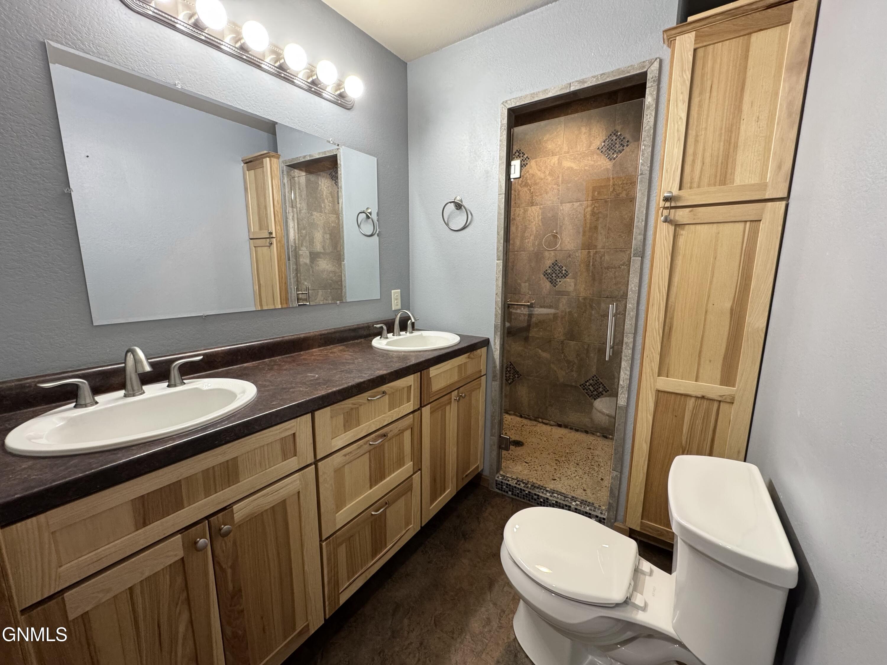New Salem, North Dakota, 58563, United States, 7 Bedrooms Bedrooms, ,1 BathroomBathrooms,Residential,For Sale,1904775