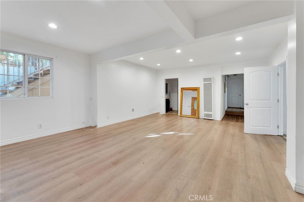 Echo Park, California, 90026, United States, 6 Bedrooms Bedrooms, ,6 BathroomsBathrooms,Residential,For Sale,1981292