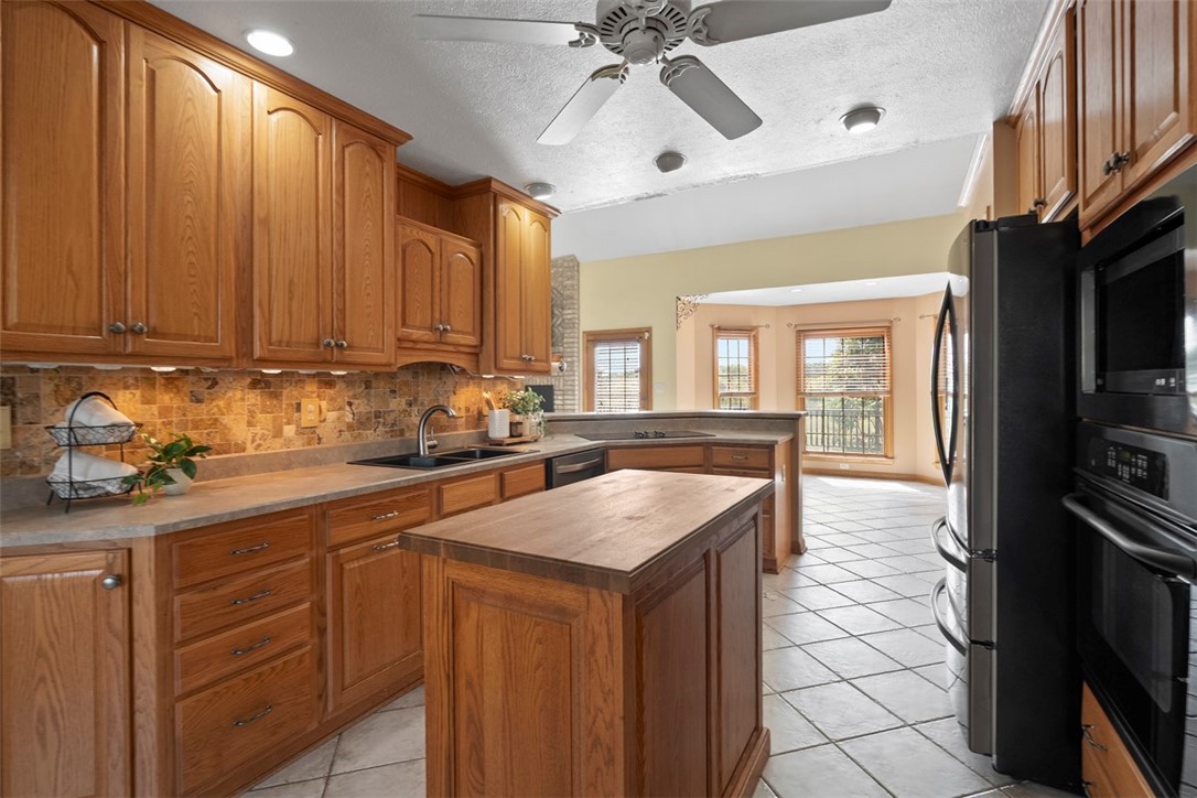 Cranberry Twp, Pennsylvania, 16066, United States, 4 Bedrooms Bedrooms, ,3 BathroomsBathrooms,Residential,For Sale,1947060