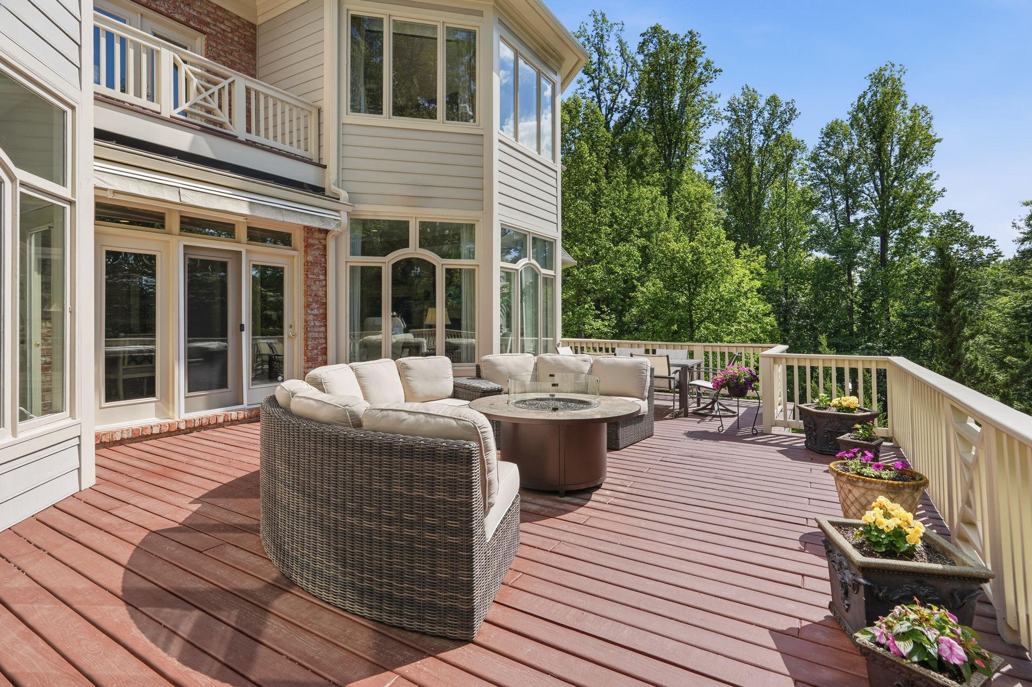  7818 Crownhurst Court, Mclean, VA, 22102 - 物件實景