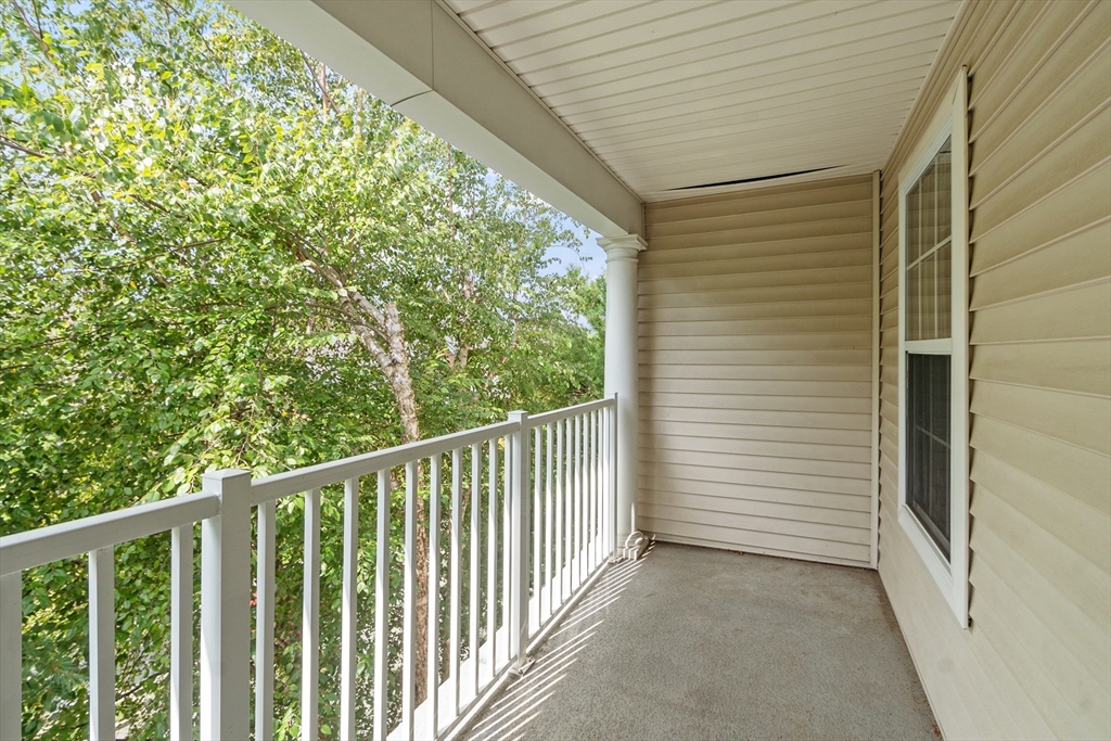 Andover, Massachusetts, 01810, United States, 2 Bedrooms Bedrooms, ,1 BathroomBathrooms,Residential,For Sale,1950822