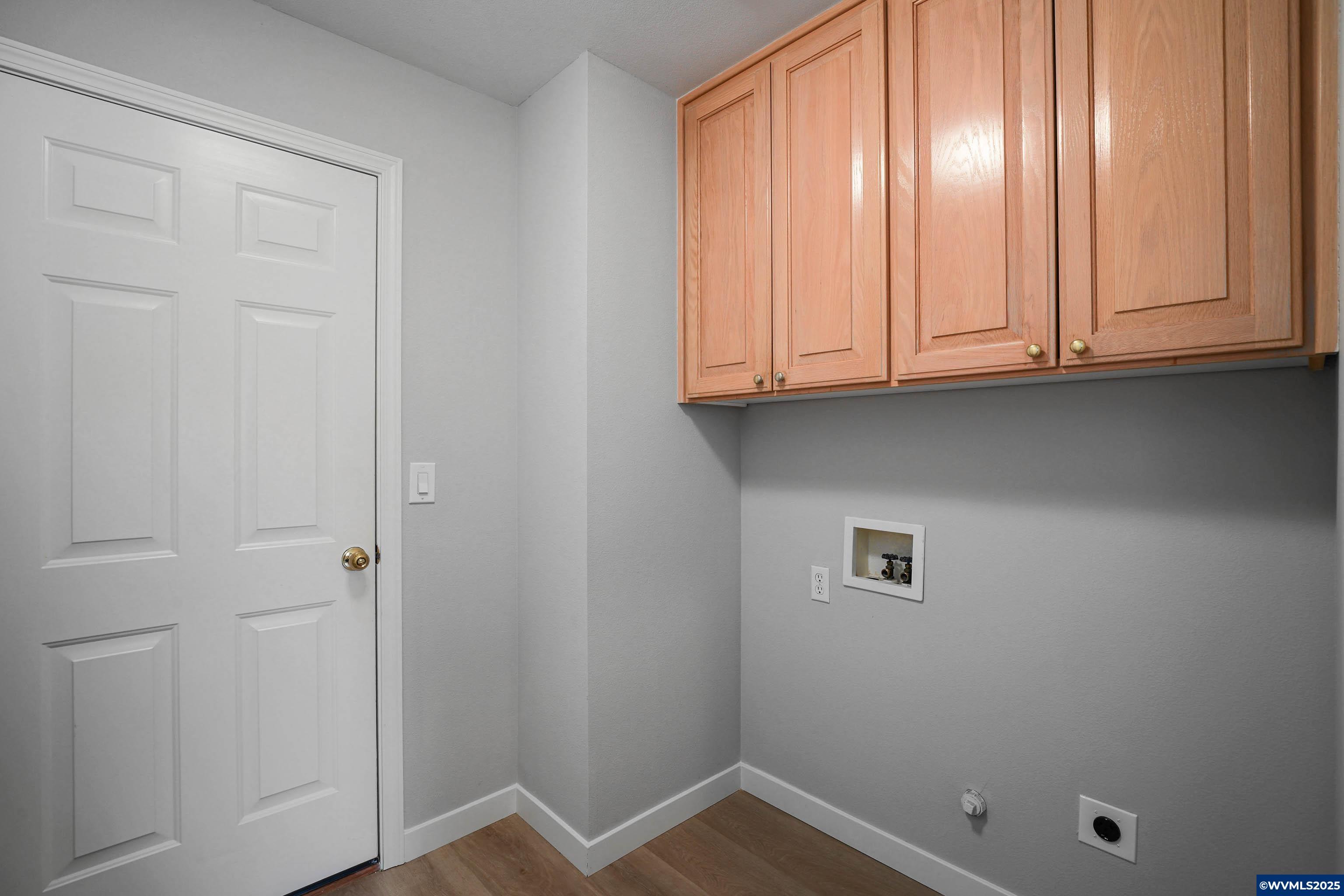 Salem, Oregon, 97304, United States, 3 Bedrooms Bedrooms, ,2 BathroomsBathrooms,Residential,For Sale,1838478
