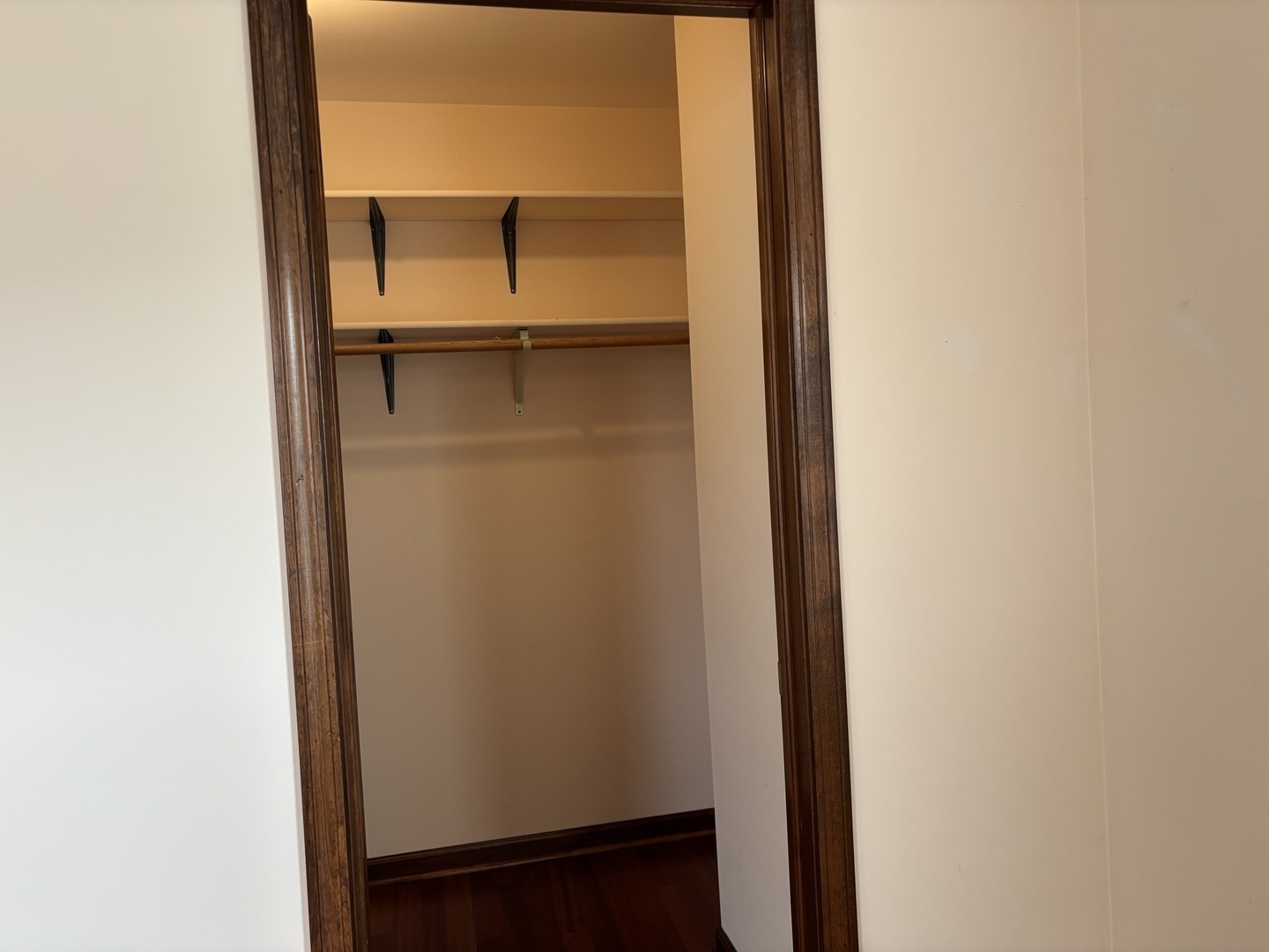 Hoffman Estates, Illinois, 60010, United States, 5 Bedrooms Bedrooms, ,3 BathroomsBathrooms,Residential,For Sale,1989423