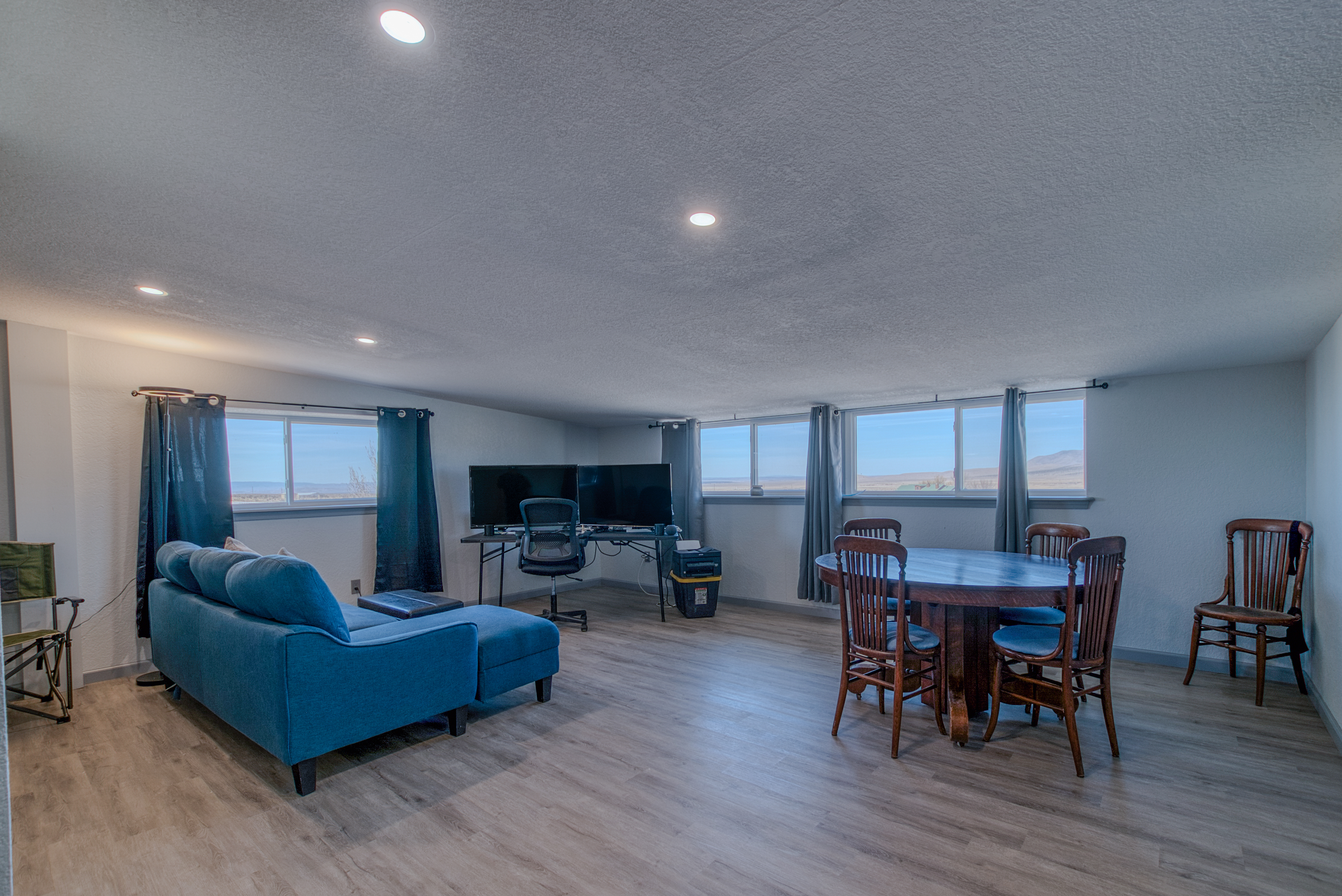 Carrizozo, New Mexico, 88301, United States, 3 Bedrooms Bedrooms, ,3 BathroomsBathrooms,Residential,For Sale,1695318