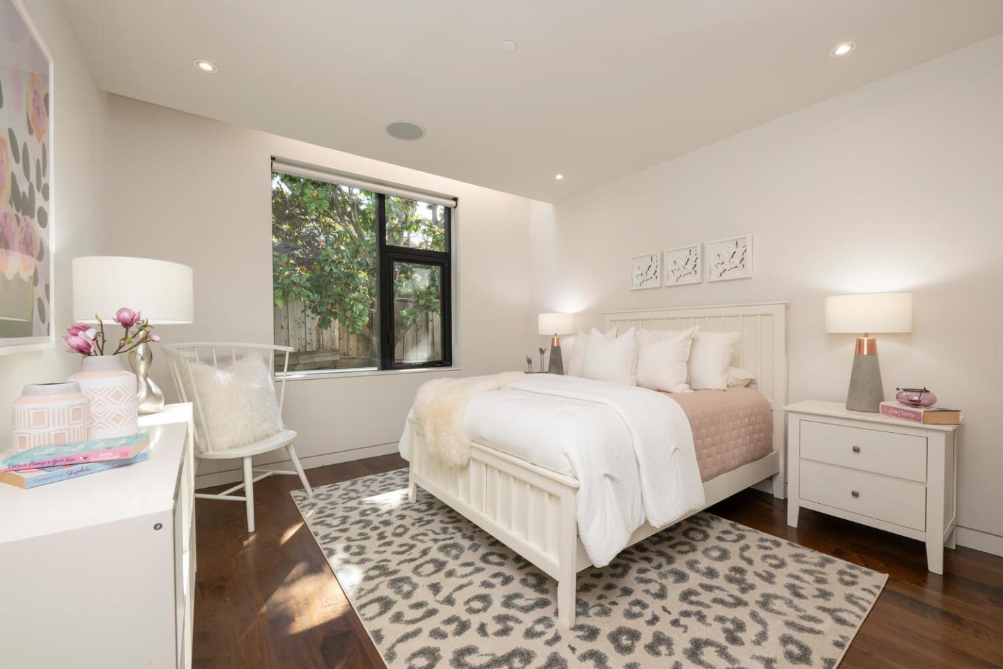 Hillsborough, California, 94010, United States, 4 Bedrooms Bedrooms, ,4 BathroomsBathrooms,Residential,For Sale,1940543