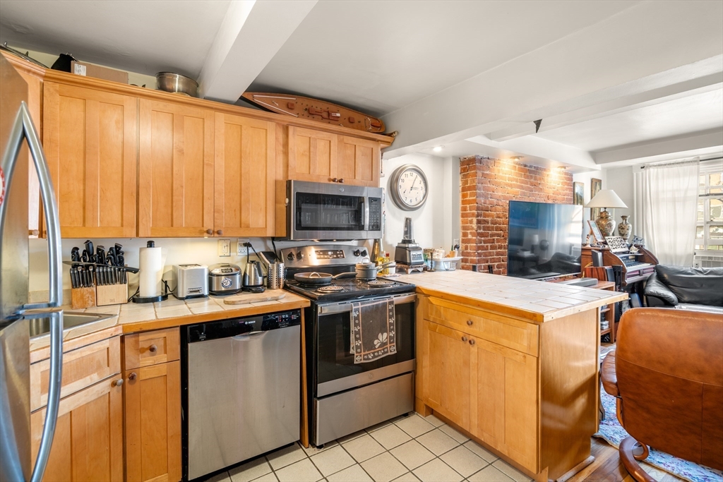 Boston, Massachusetts, 02116, United States, 1 Bedroom Bedrooms, ,1 BathroomBathrooms,Residential,For Sale,1941990