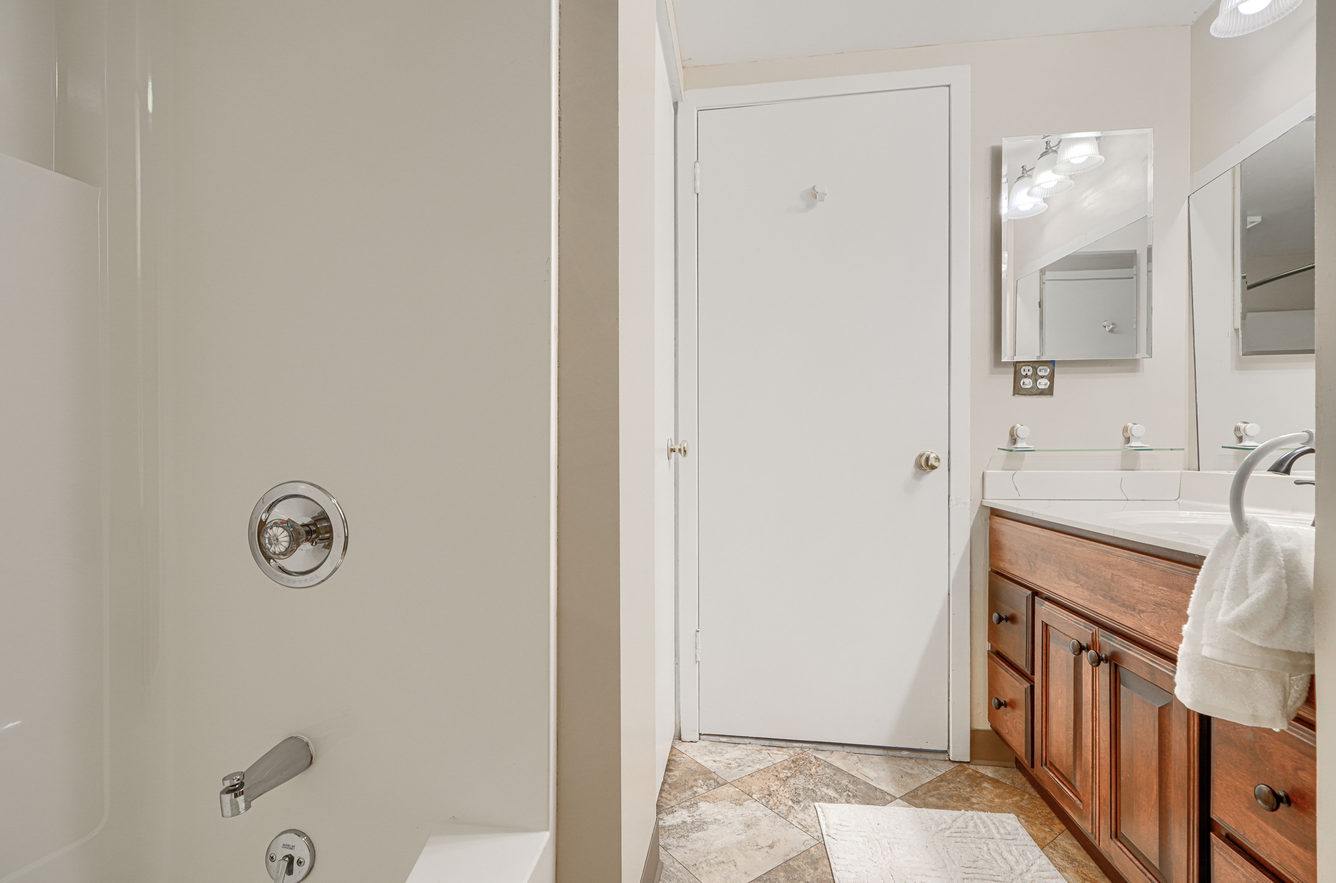  GUILFORD - 物件實景