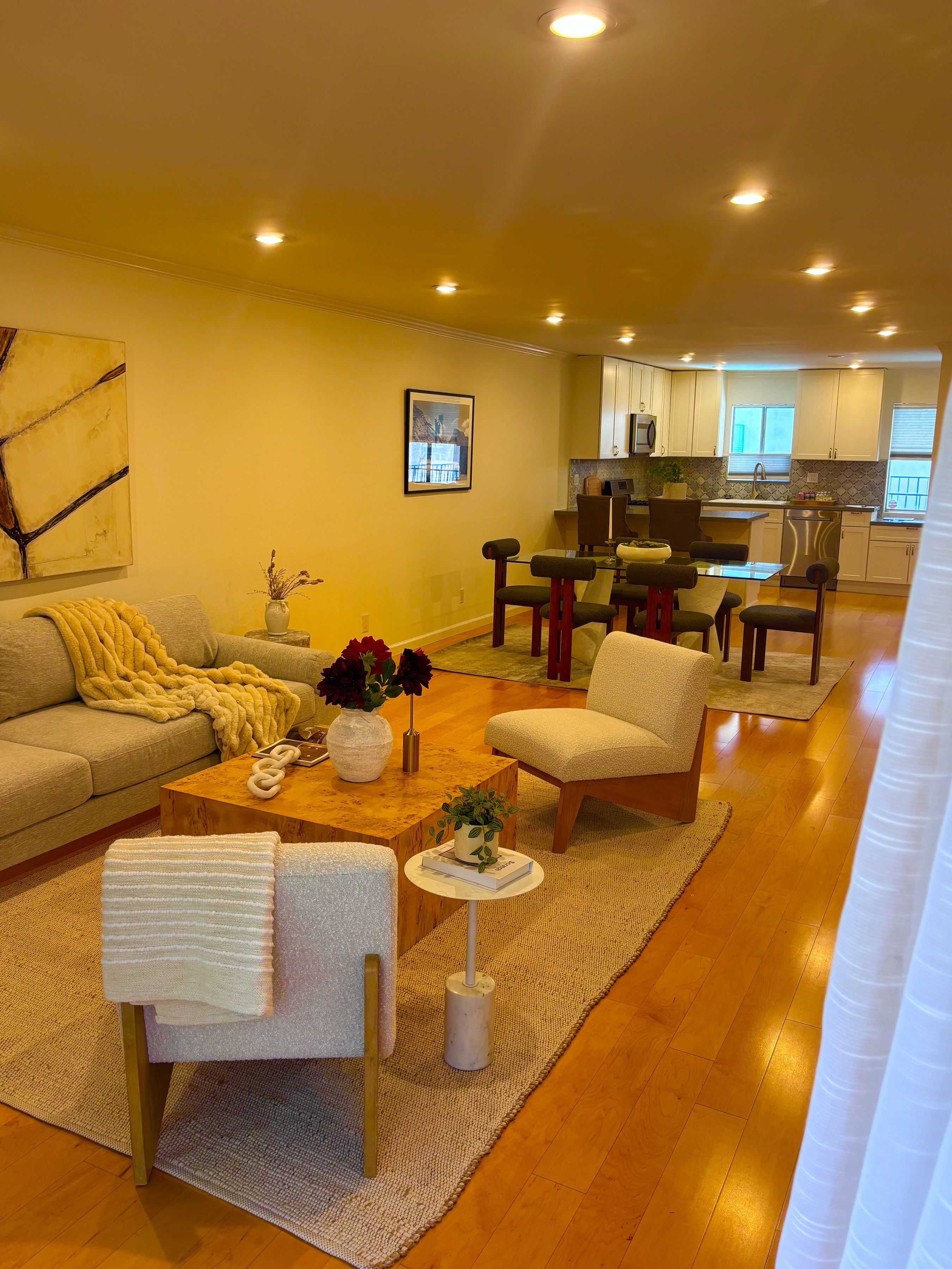 2320 S Bentley Ave - 物件實景