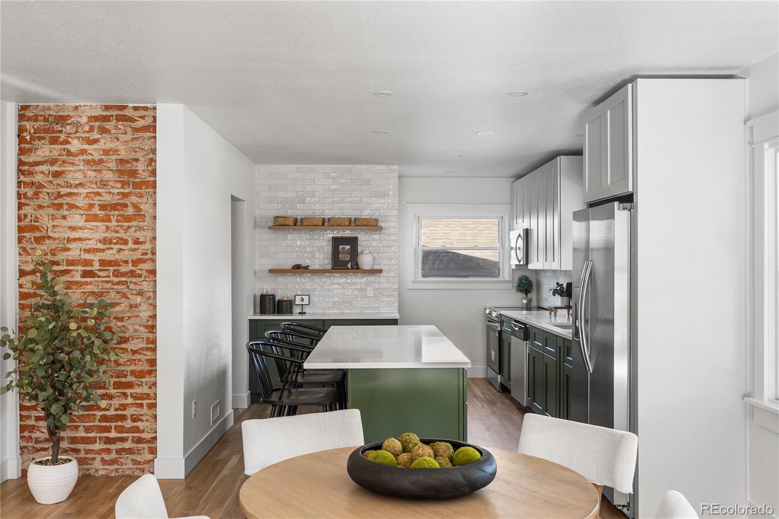 Englewood, Colorado, 80110, United States, 4 Bedrooms Bedrooms, ,2 BathroomsBathrooms,Residential,For Sale,1993019