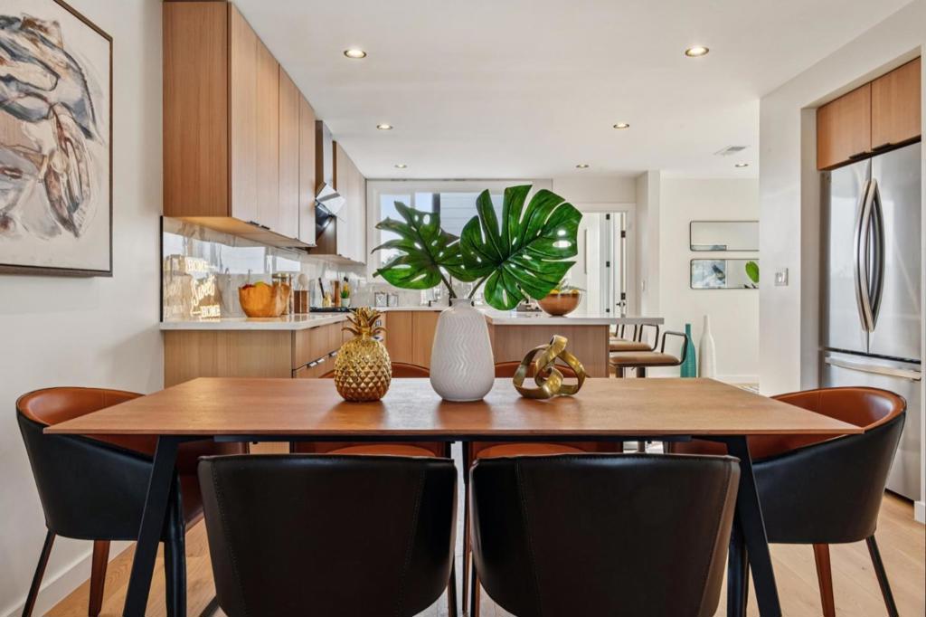 San Francisco, California, 94116, United States, 4 Bedrooms Bedrooms, ,4 BathroomsBathrooms,Residential,For Sale,2014062